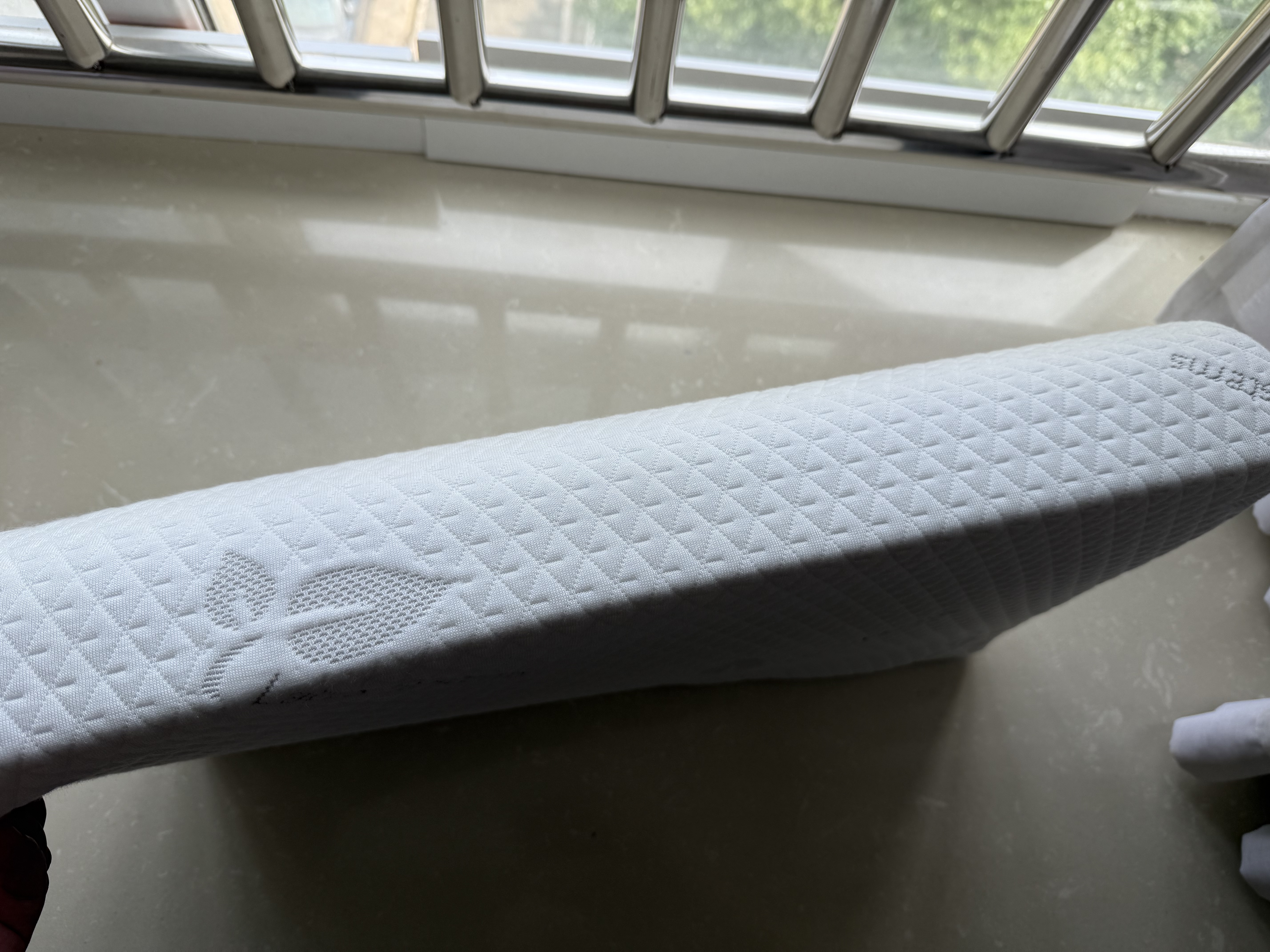 Latex Systems泰国原装进口乳胶枕头芯 94%含量 成人睡眠颈椎 波浪透气橡胶低枕 实拍图
