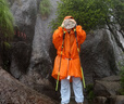 三峰出 三峰雨衣 三峰户外登山徒步 轻量化 男女通用雨衣 袖子款 15D活力橙M码拉链袖子款 实拍图