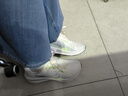 耐克NIKE女跑步鞋减震透气 DOWNSHIFTER 13运动鞋FD6476-106白绿38 实拍图