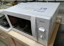 美的（Midea）【价保618】快捷微波炉 家用小型 360°转盘加热 旋钮操控 易洁内胆（M1-L213B二代） 实拍图