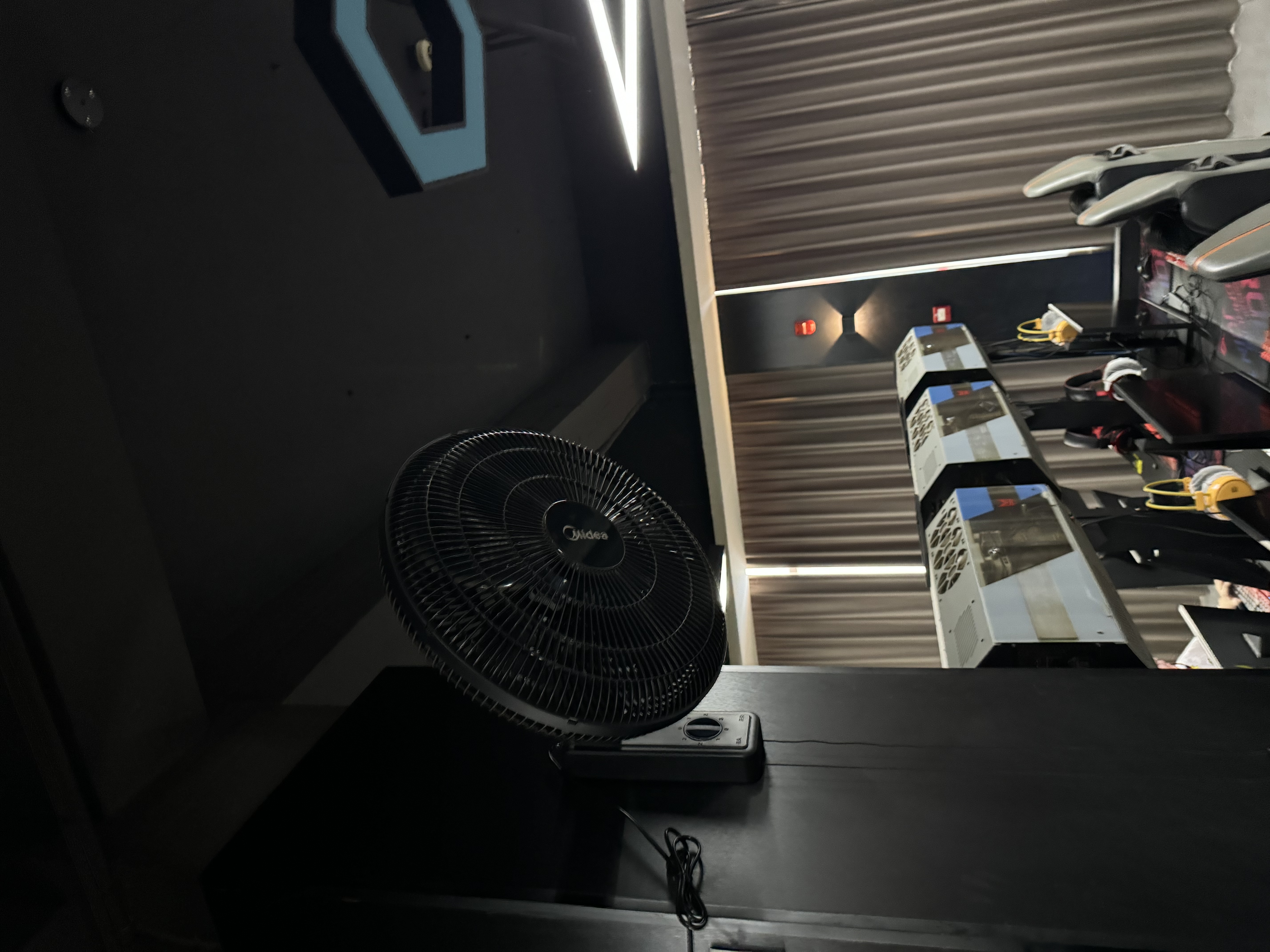 美的（Midea）电风扇商用壁扇壁挂式风扇工业工程扇家用摇头转页扇餐厅客厅安静低音 FW45-23E【尺寸升级 透凉大风】 家用壁挂式 实拍图