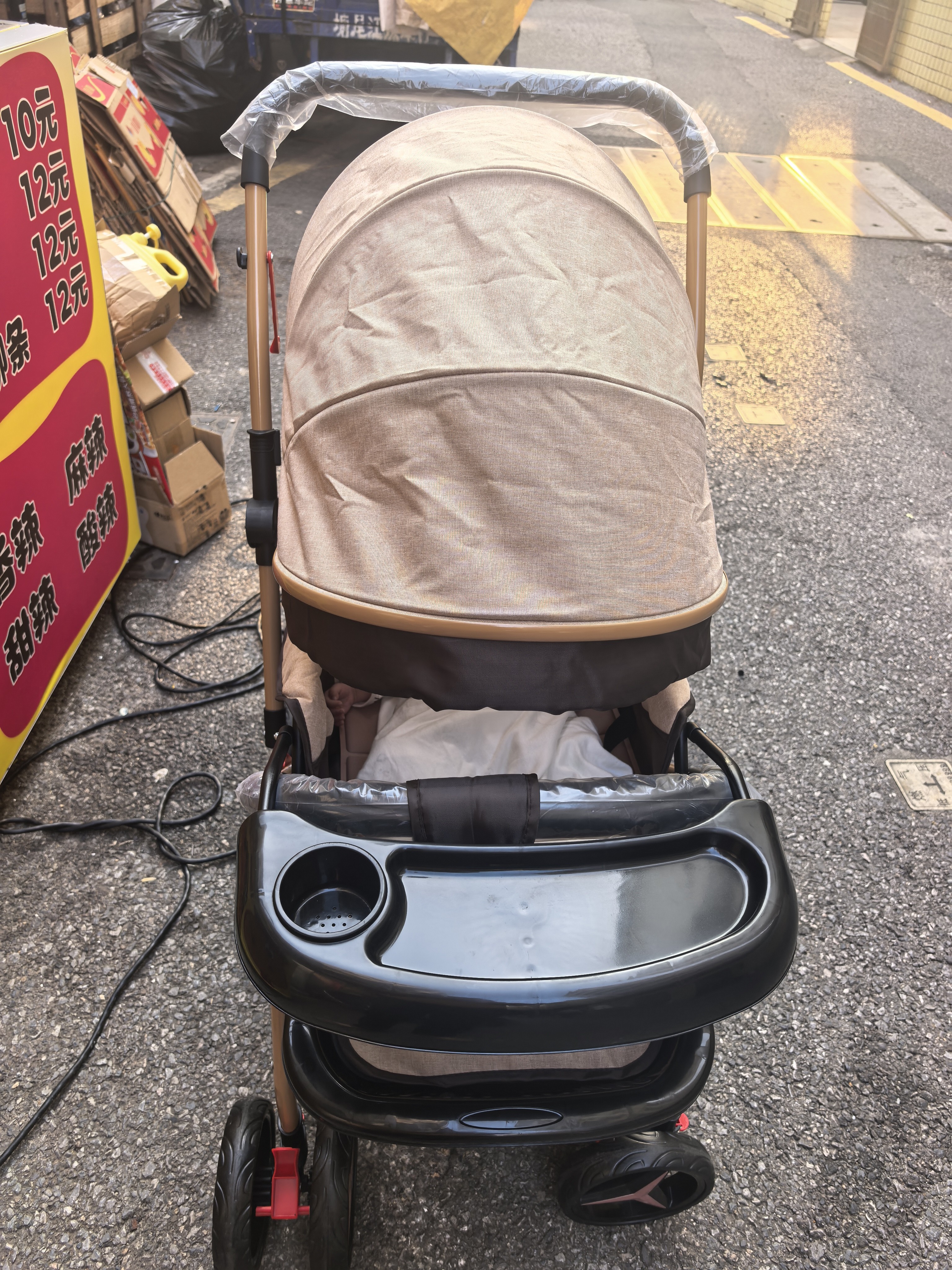 英莱儿（yinglaier）婴儿推车可坐可躺双向便携婴儿车0-3岁轻便手推车（全车可水洗） 卡其色+至尊款+可坐躺双向+音乐餐盘（全车可水洗） 实拍图