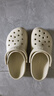 卡骆驰（CROCS）经典洞洞鞋轻便百搭女沙滩鞋包头拖鞋男鞋|10001 骨白色-2Y2(含智必星) 36 /37(220mm) 实拍图