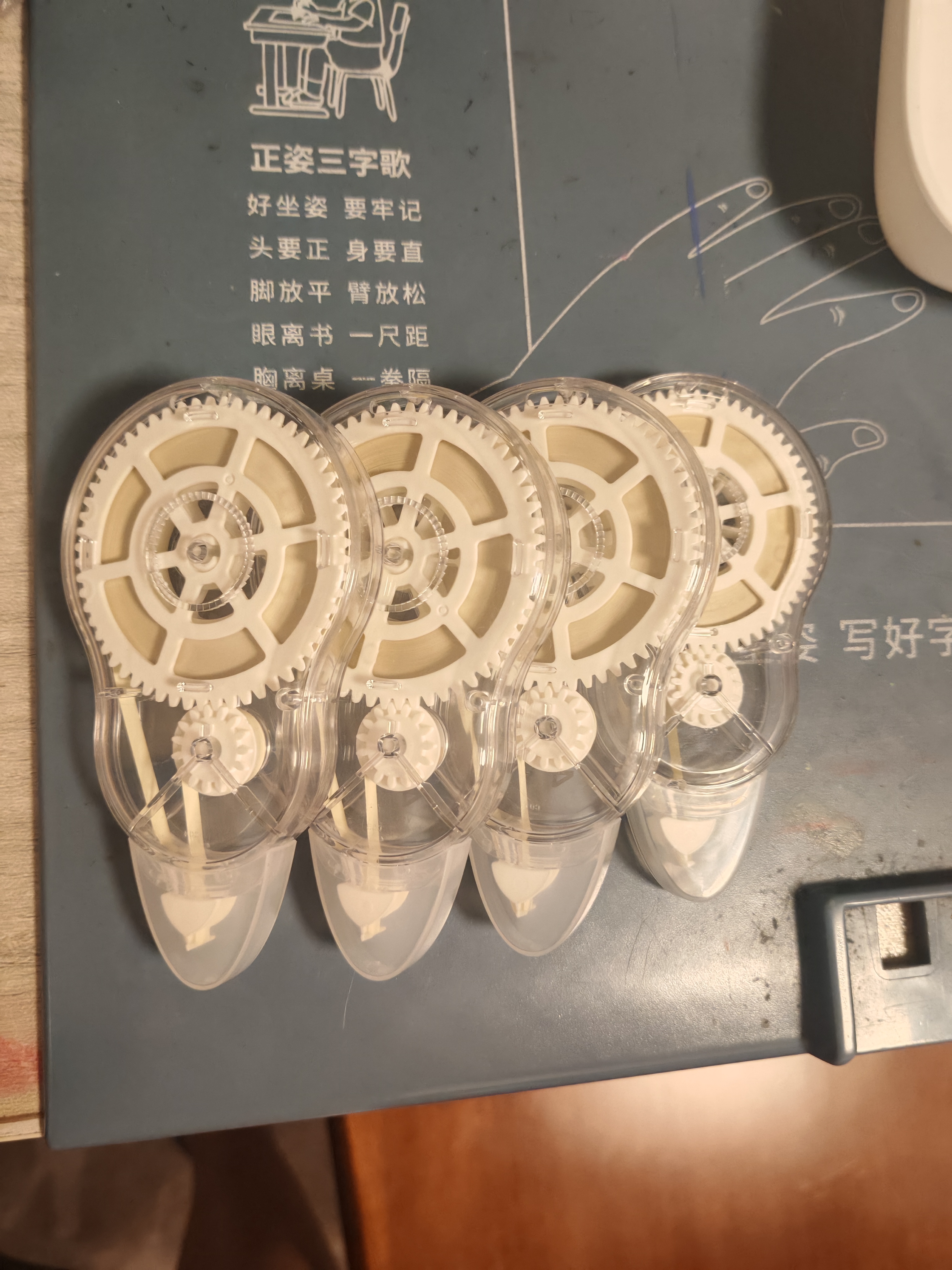 晨光（M&G）文具200m米黄芯透明修正带 小学生初中色米黄色纸张专用涂改带学习用品改正带纠错带 40m*5支装 实拍图
