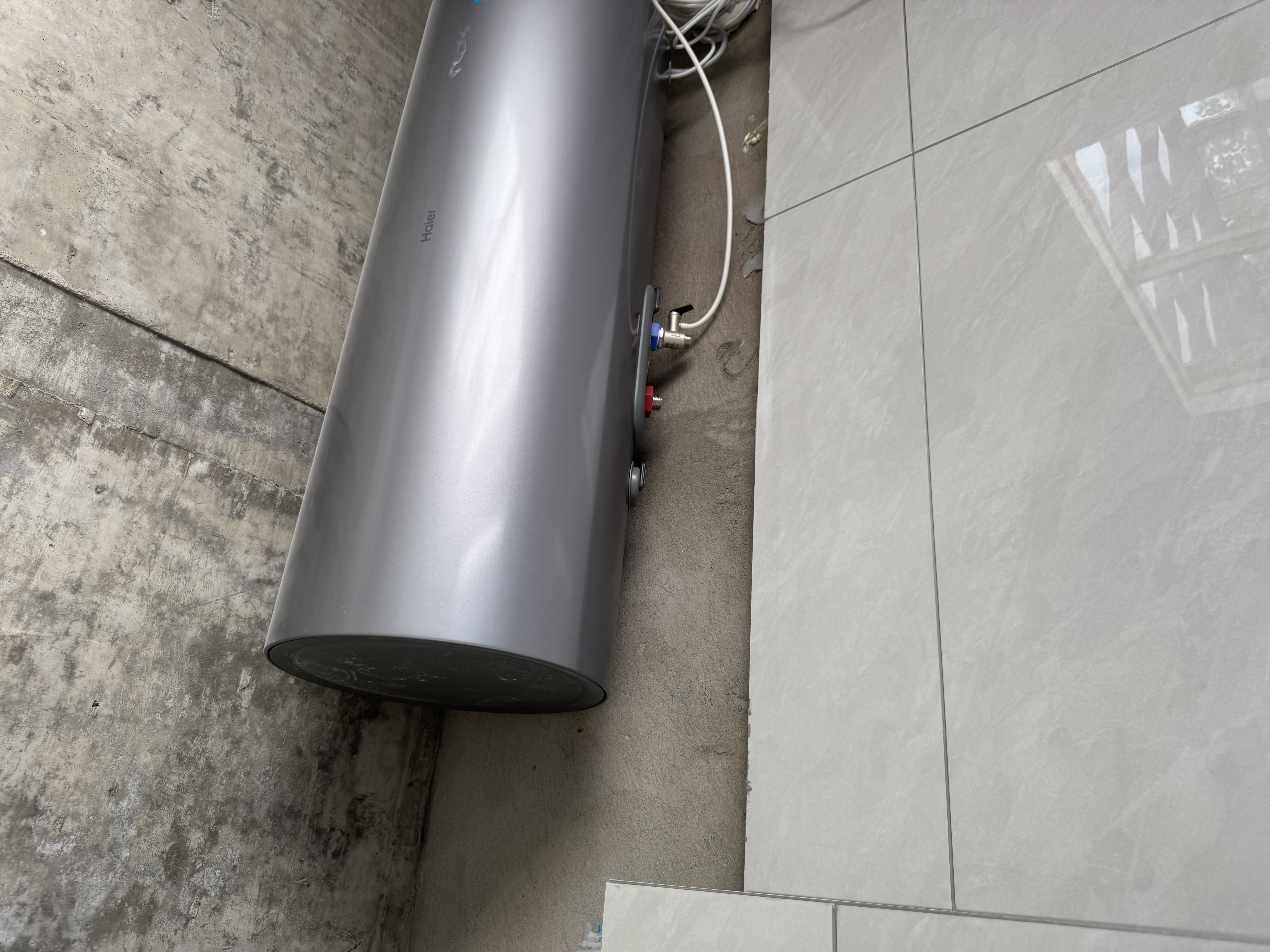 海尔（Haier）全隐藏式电热水器60升/50线控吊顶双管变频3300W速热免换镁棒一级能效免清洗内胆手机APP智控L7N 60L 3300W 【锆金全瓷不留垢丨免换镁棒】 实拍图