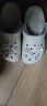 卡骆驰（CROCS）檀健次同款经典洞洞鞋轻便百搭女沙滩鞋包头拖鞋男鞋|10001 骨白色-2Y2(含智必星) 36 /37(220mm) 实拍图