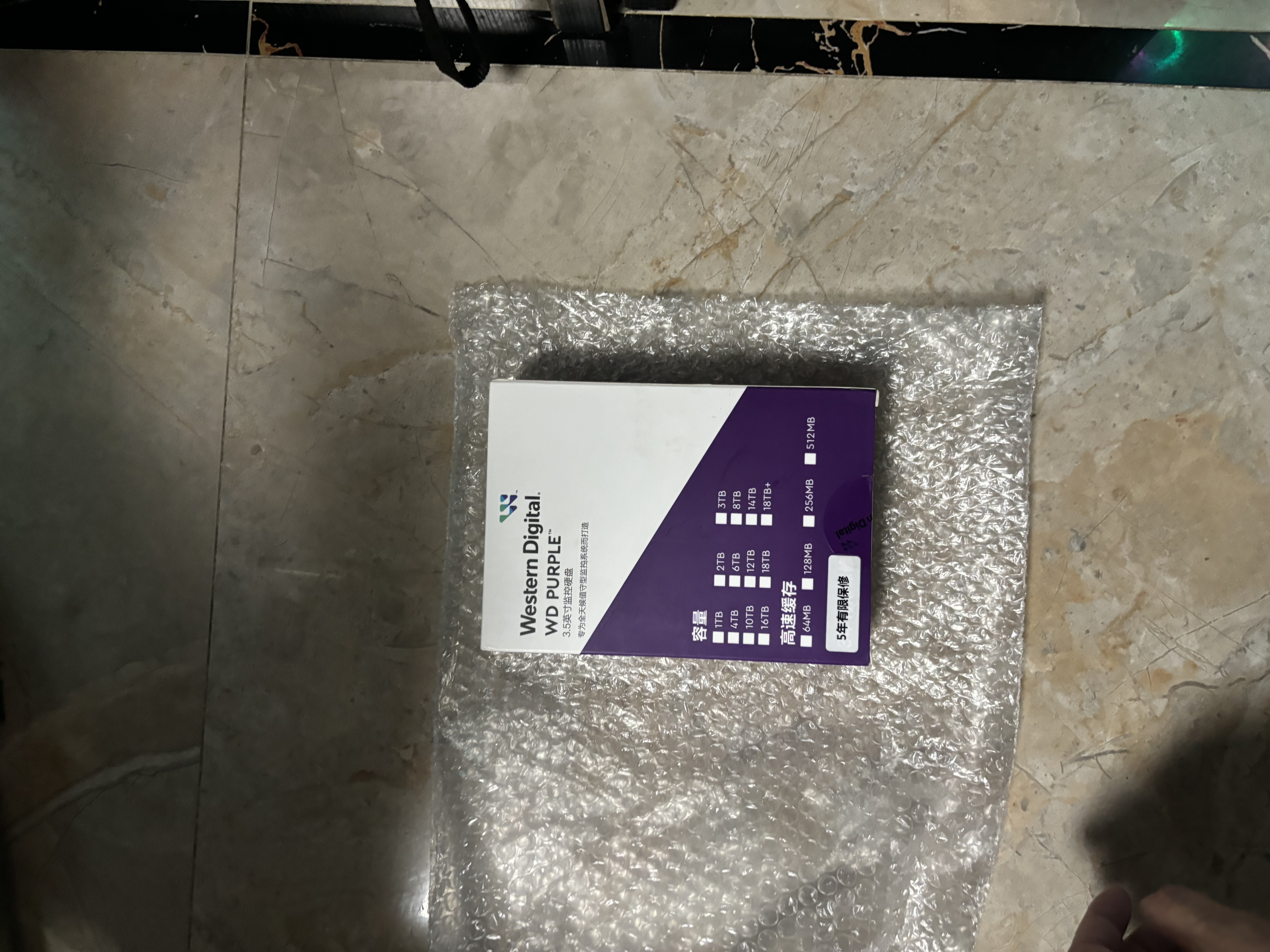 西部数据（WD）24TB监控级机械硬盘 WD Purple 西数紫盘pro SATA 7200转512MB CMR垂直AI技术 3.5英寸WD240PURP 实拍图