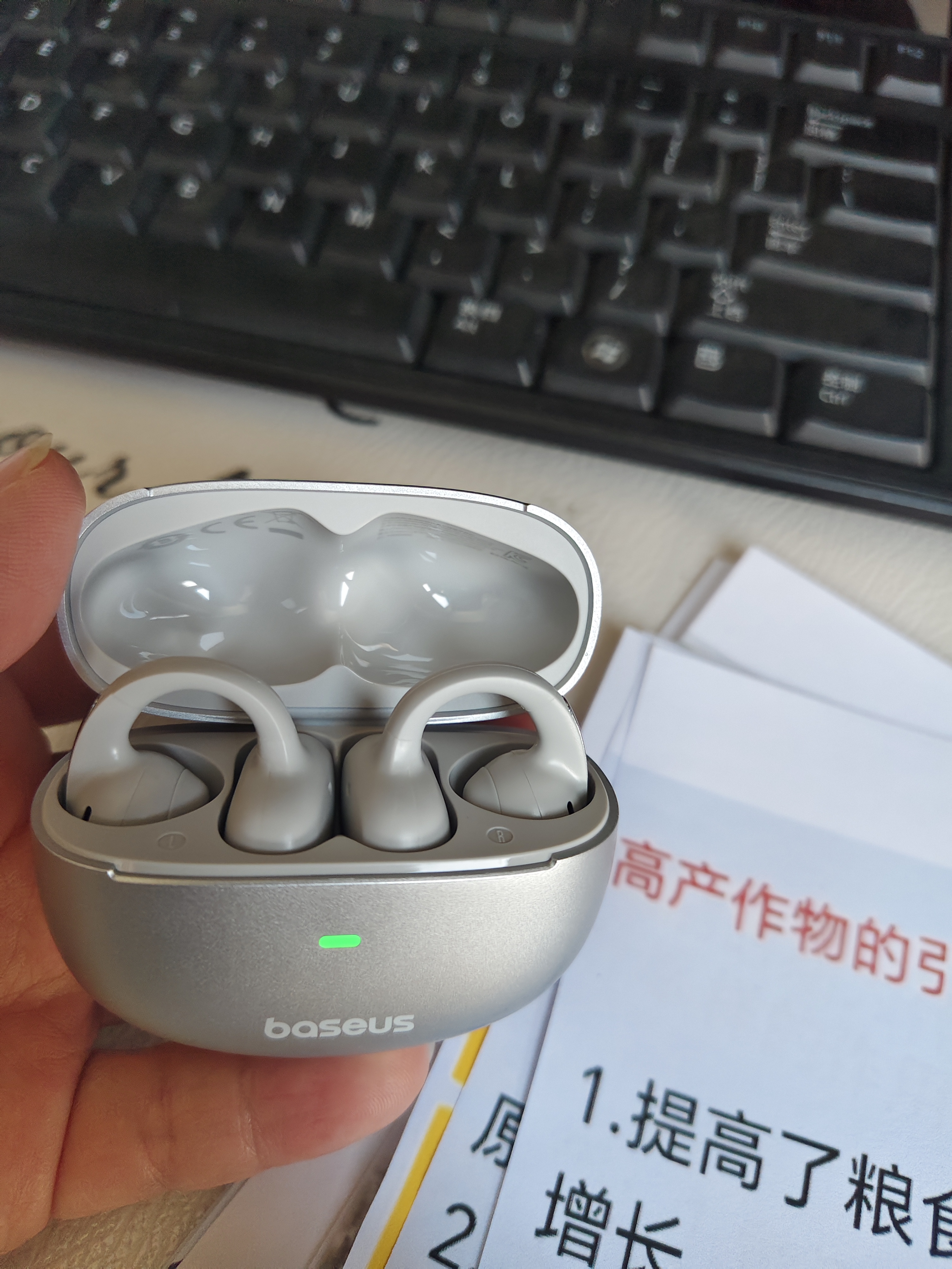 倍思MC1 AI翻译蓝牙耳机耳夹式开放式小云朵气传导不入耳运动通话降噪适用于苹果华为手 实拍图