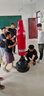 爱倍健（AIBEIJIAN） 拳击沙袋立式吸盘不倒翁沙包散打泰拳训练武术搏击健身器材家用 1.7红人形【橡胶减震小钻石桶】 实拍图