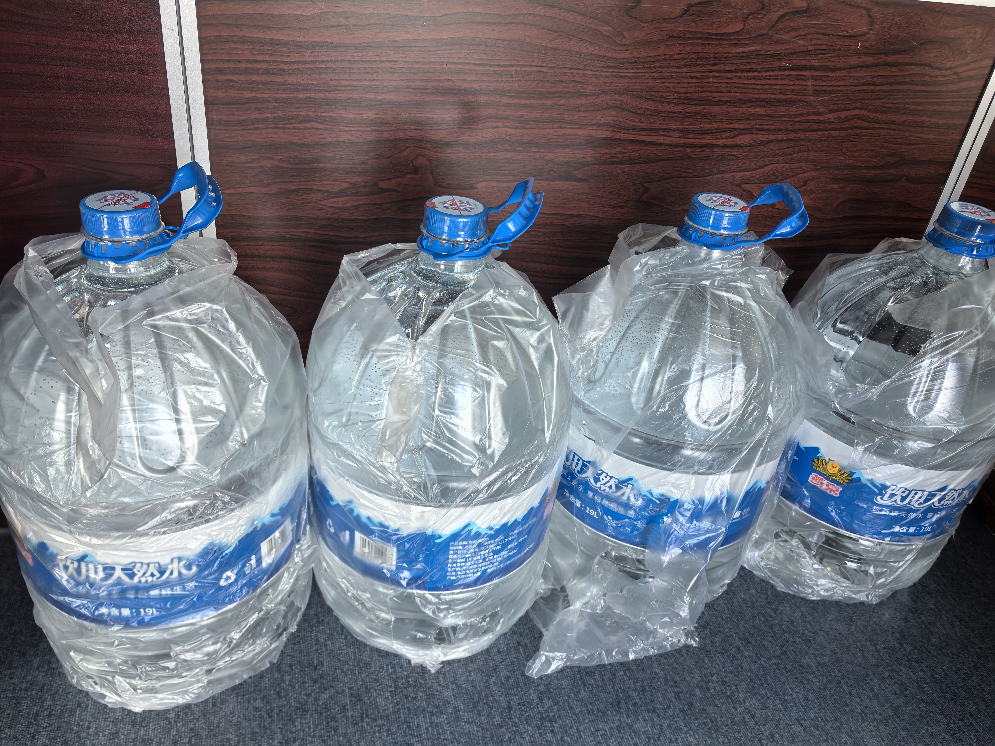 燕京天然水深层饮用水19L*1桶 桶装水大桶 一次性桶非纯净水免押金 实拍图