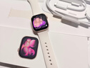 Apple/苹果 Watch S11 智能手表GPS款42毫米玫瑰金色铝金属表壳淡桃粉色运动型表带M/L MEUP4CH/B 实拍图