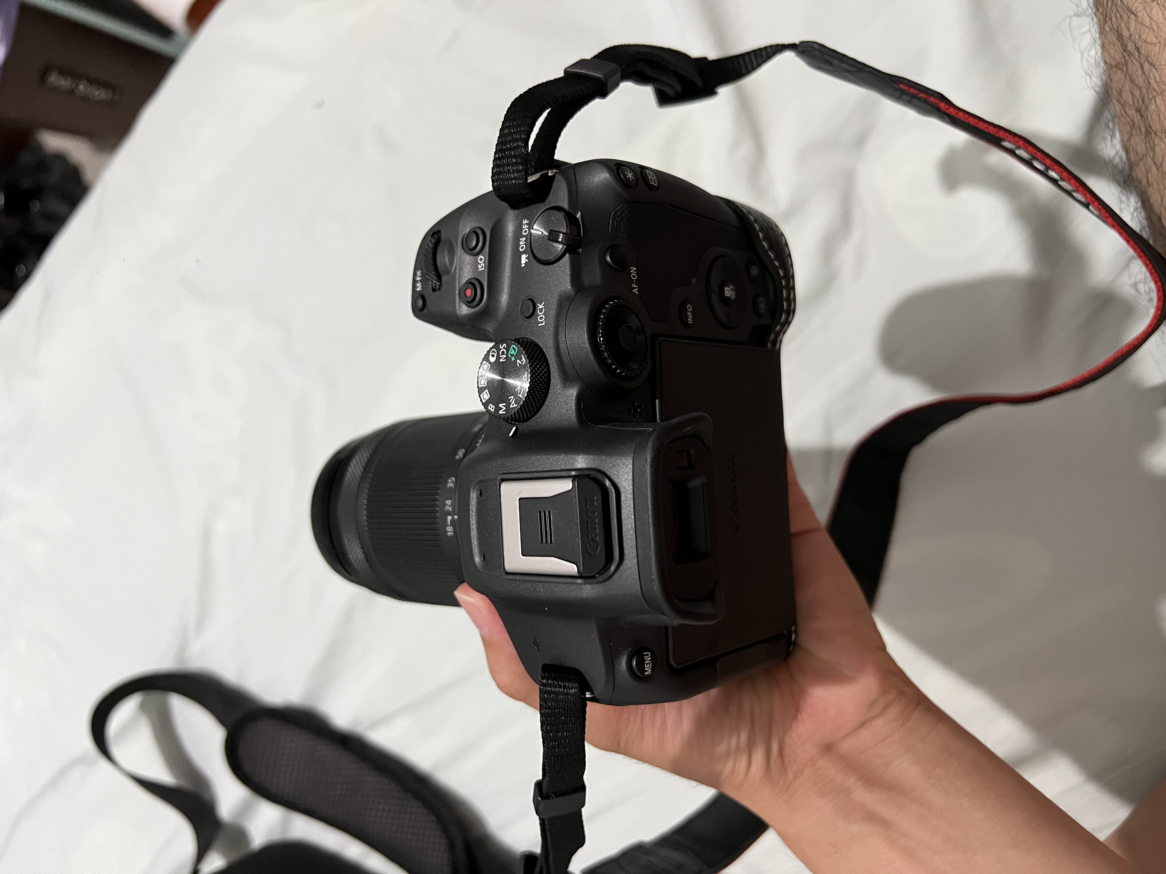 佳能（Canon）r7微单相机  R7专业高画质4K旅游 vlog视频直播数码高清照相机 R7+18-150 STM镜头套机【一镜走天下】 套餐一【含128G卡 摄影包 电池 vlog套装】 实拍图