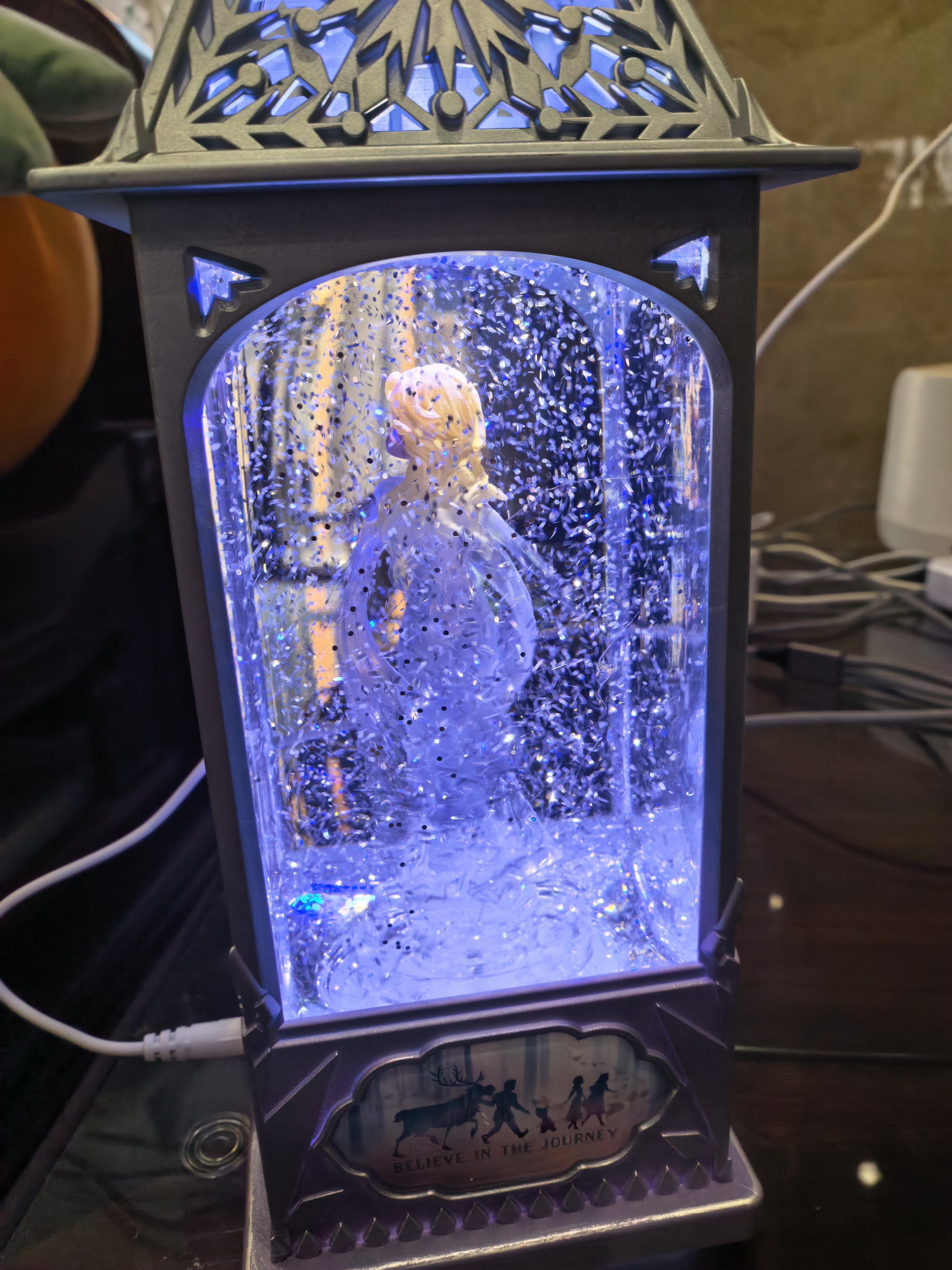 迪士尼（Disney）音乐盒八音水晶球夜灯透明旋转冰雪奇缘艾莎公主毕业女孩生日礼物 实拍图