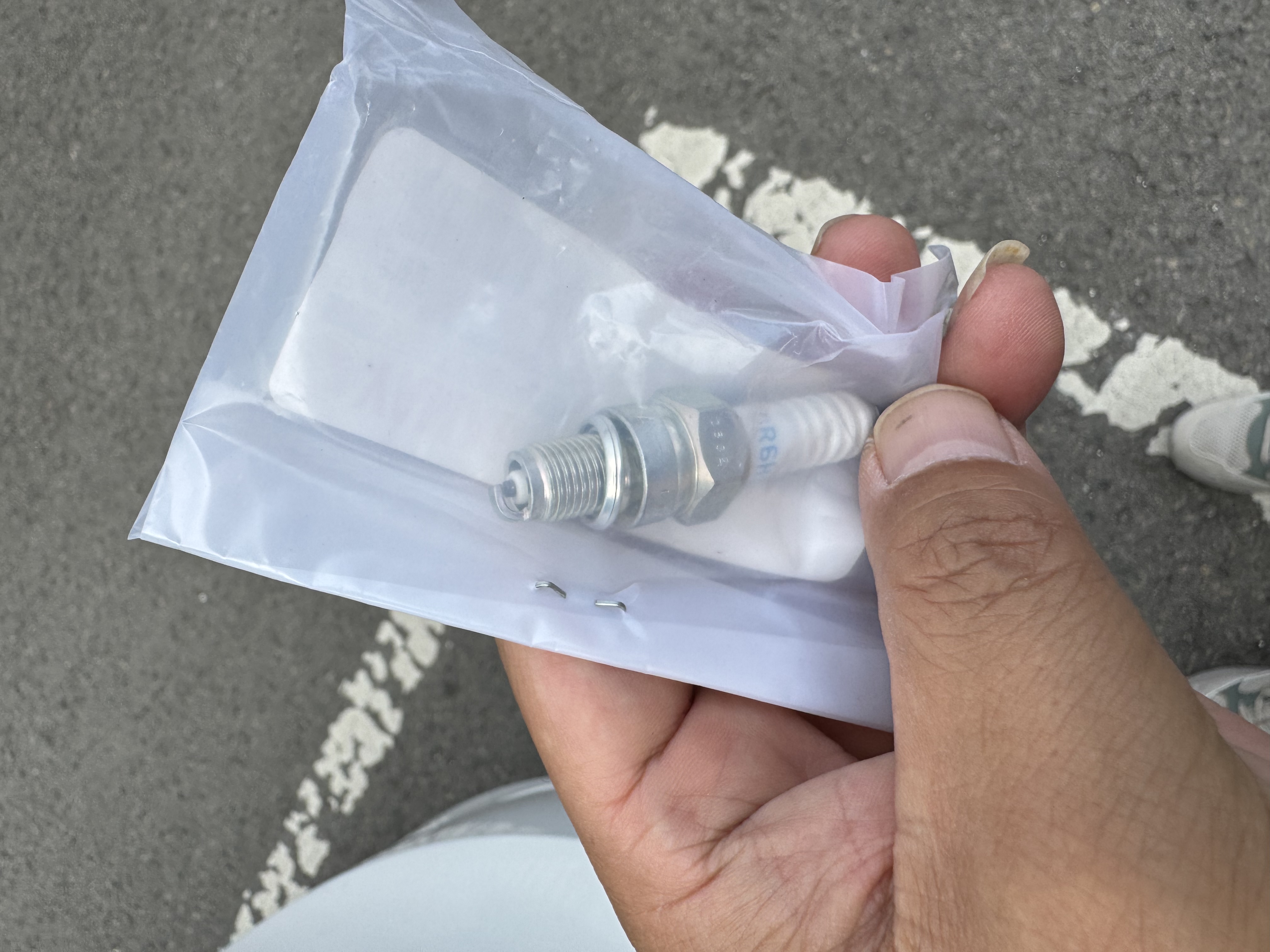 雅马哈摩托车火花塞 天剑天戟飞致福颖旭鹰巧格赛鹰巡鹰迅鹰等 9470000869 实拍图