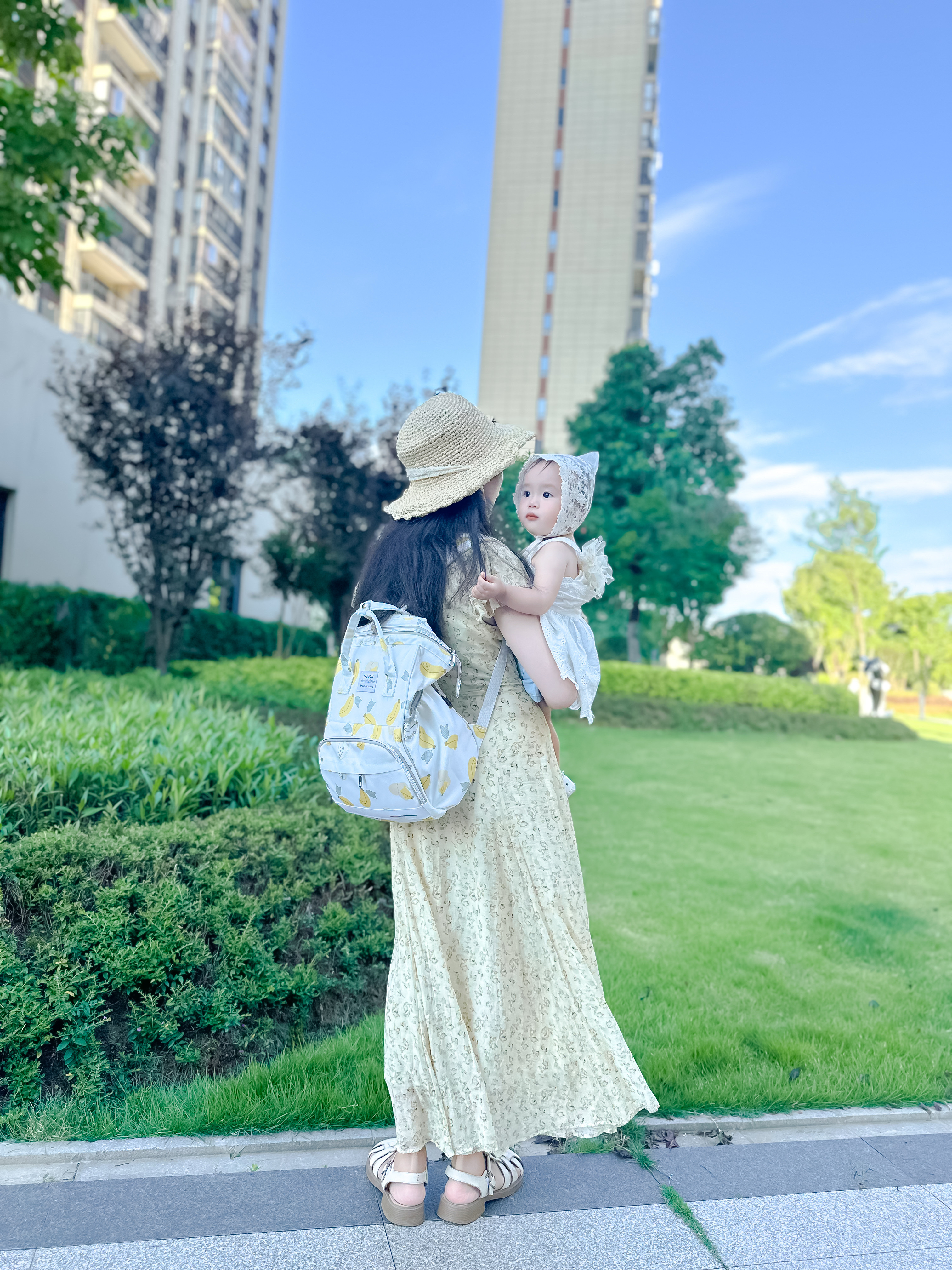 爱宝适妈咪包双肩包多功能背奶包大容量外出轻便母婴包奶爸包香蕉M400 实拍图