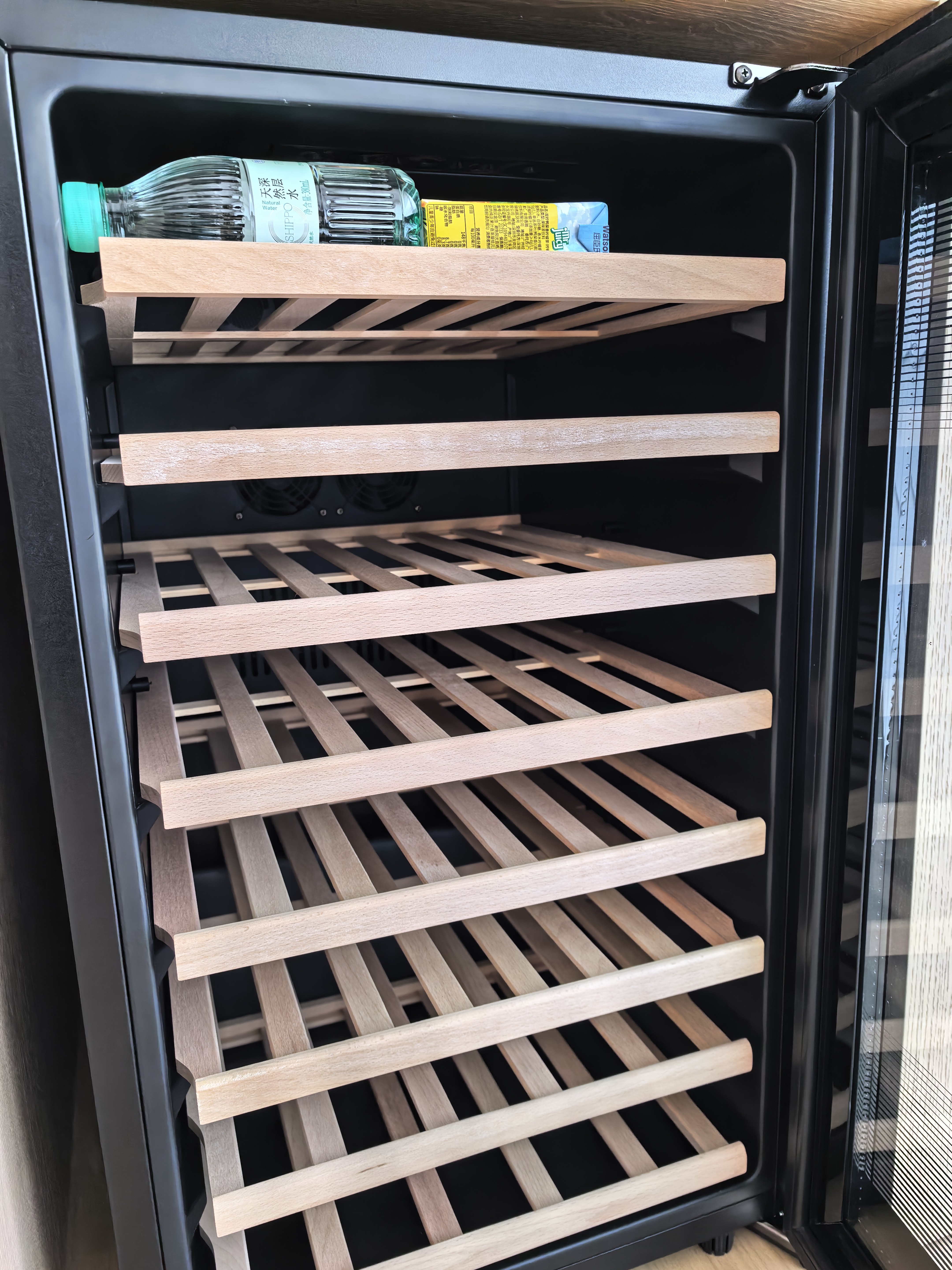 维诺卡夫（Vinocave）120升52瓶红酒柜家用恒温保湿柜风冷无霜智能触控屏榉木层架时尚冰箱冷藏柜 CWC-120A 实拍图