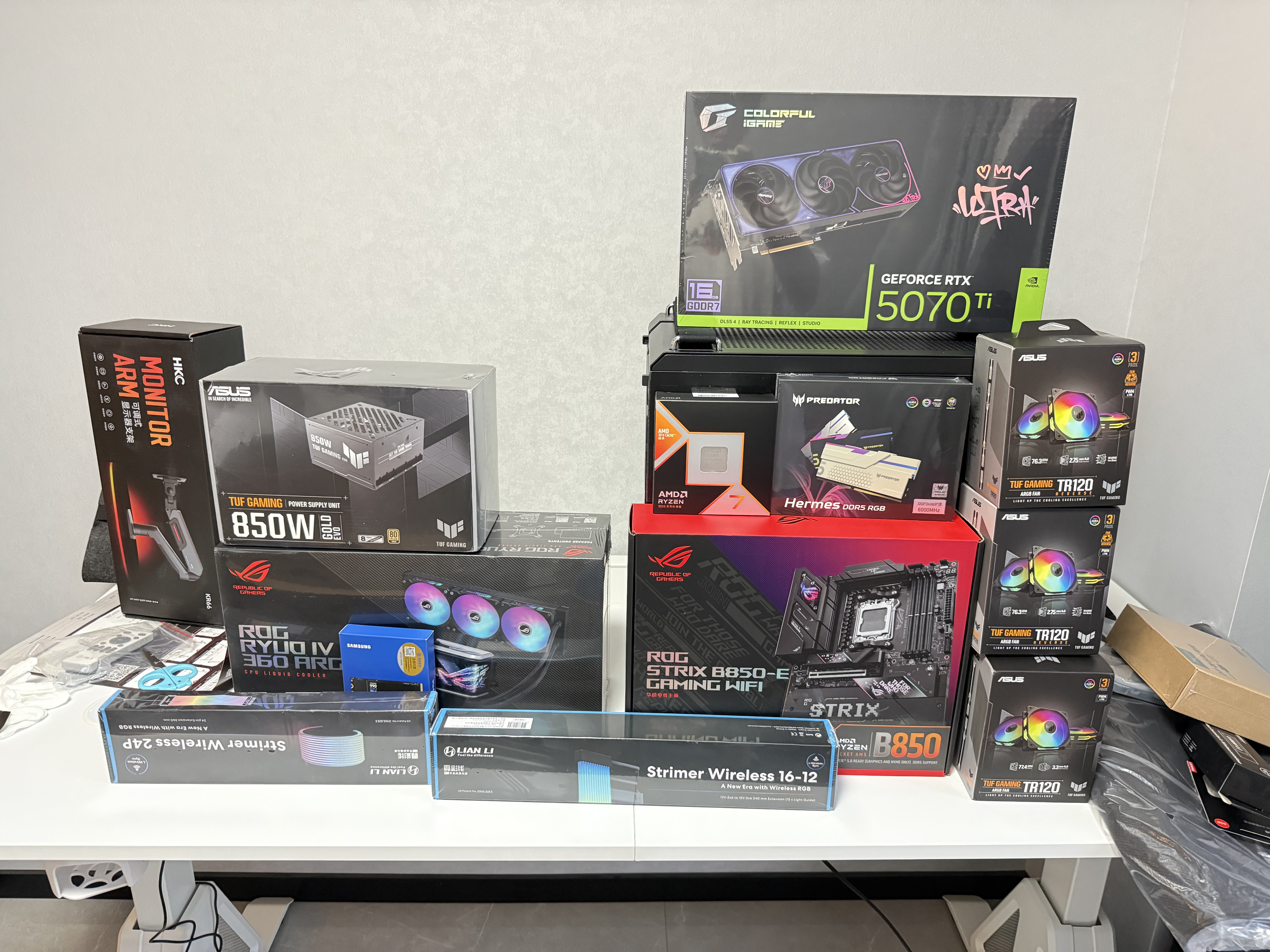 ROG STRIX B850-E GAMING WIFI主板 CPU 7800X3D/9800X3D/9700X(AMD B850/socket AM5) 实拍图