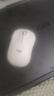 罗技（Logitech）M221 轻音鼠标 无线鼠标 办公鼠标 对称鼠标 带无线微型接收器 米白色 实拍图