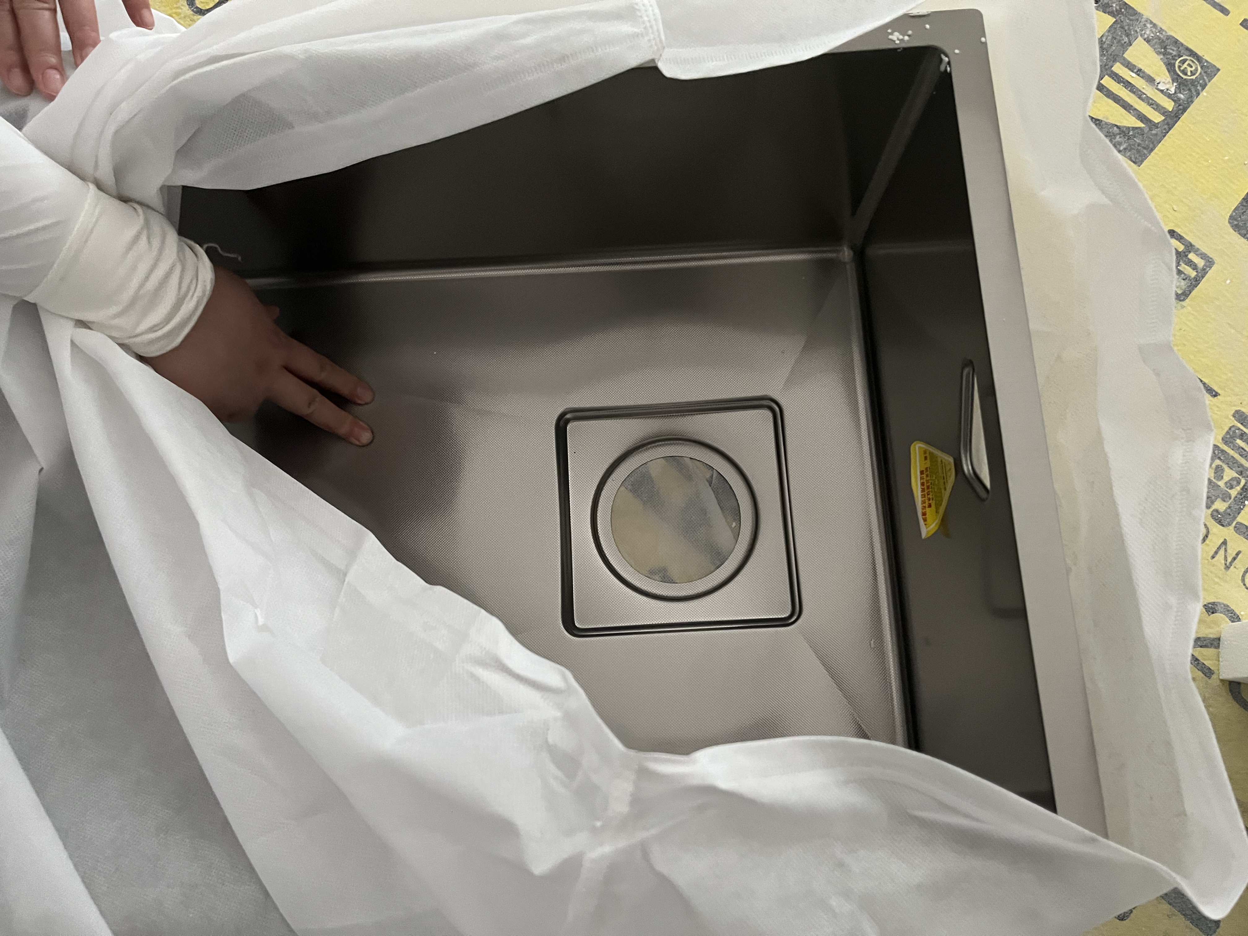 悍高（HIGOLD） 厨房水槽304不锈钢手工压纹大单槽家用台下洗菜盆家用洗碗槽水池 雅银75×43双功能抽拉龙头【窄边款】 实拍图