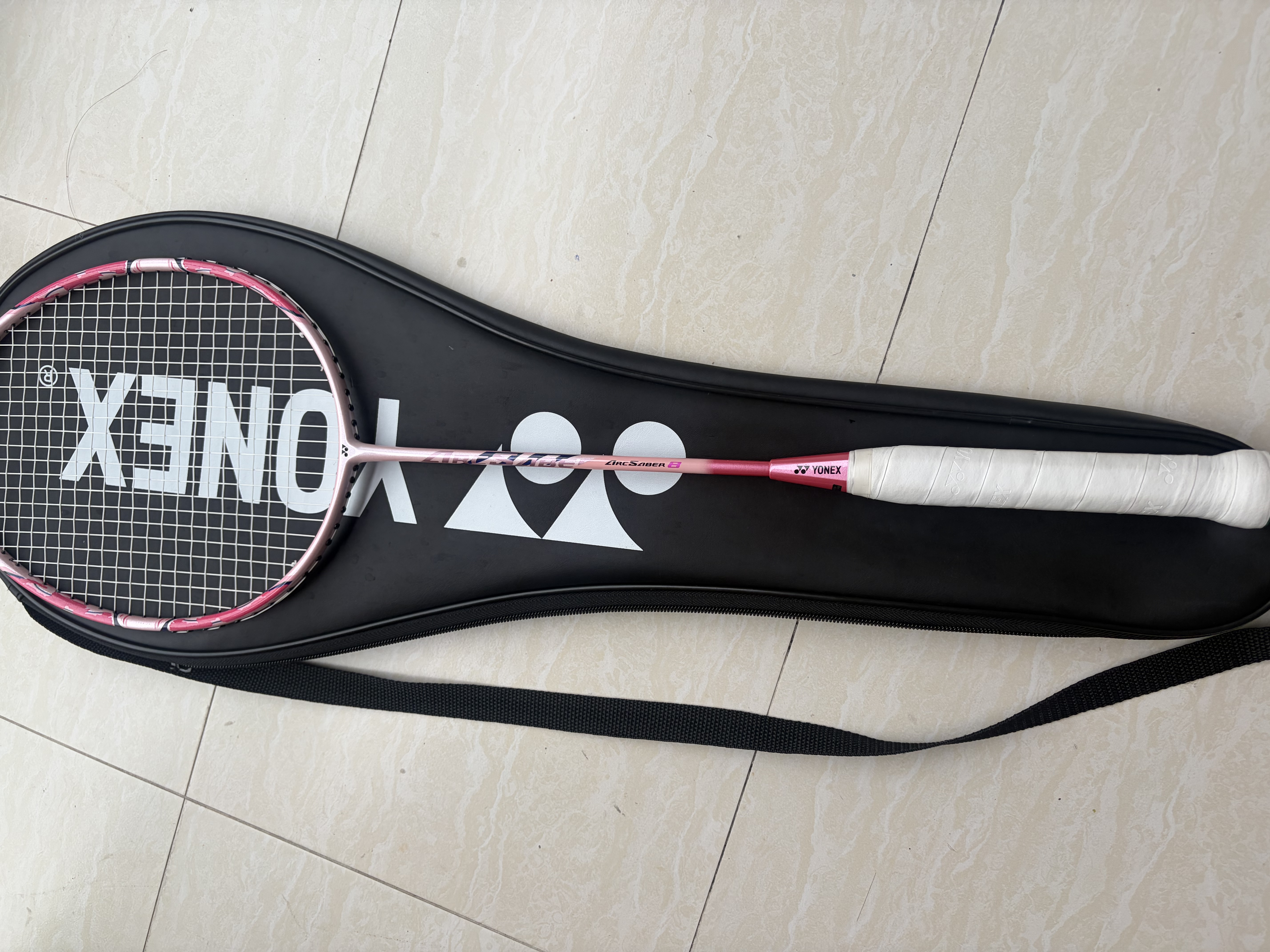 尤尼克斯（YONEX）羽毛球拍单拍yy超轻全碳素碳纤维高磅速度进攻型天斧疾光 ARC弓箭8樱花粉 5u可拉30磅 电子防伪/假一赔十 实拍图