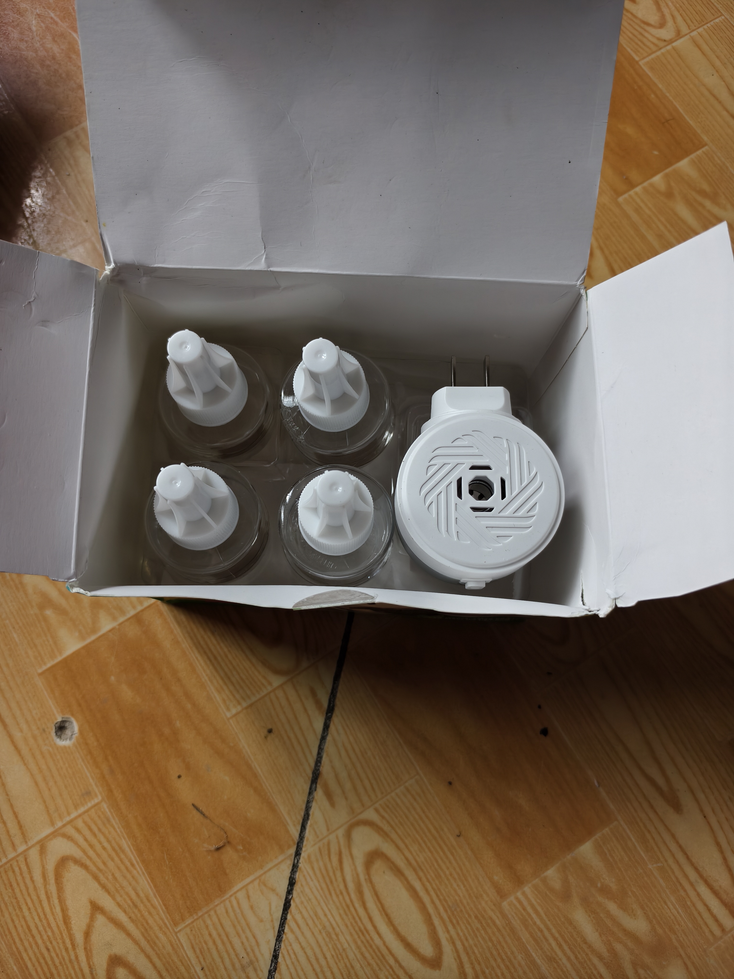 超威 电蚊香液 驱蚊灭蚊防蚊液家用套装品牌官方灭蚊器 【热销爆款】4液+1器-买2送1液 实拍图