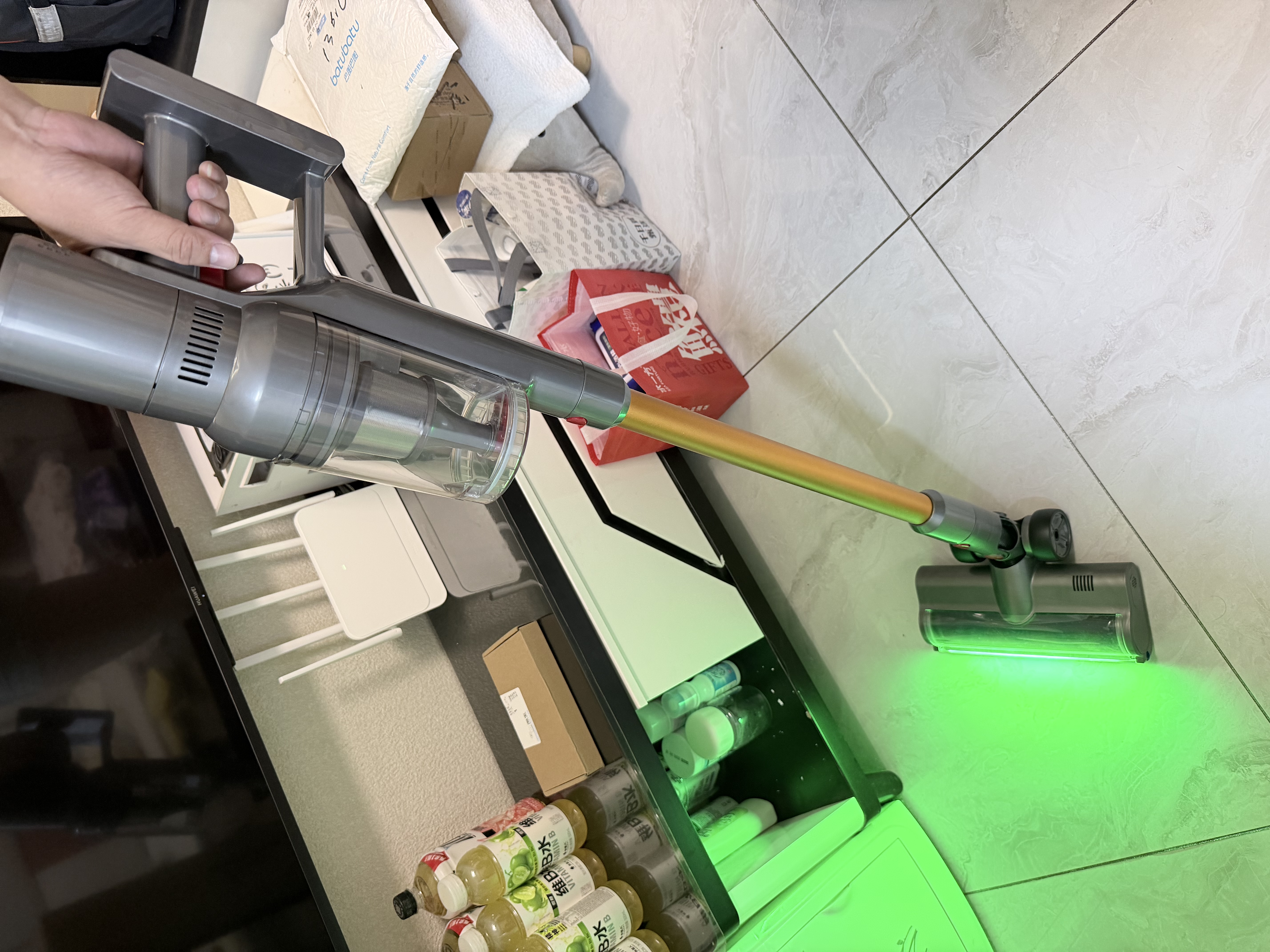 徕芬万家手持无线吸尘器静音大吸力长续航吸尘擦地吸拖一体智能自动除螨床宝猫狗宠物家庭车载懒人适用 V101匠心高定版 实拍图