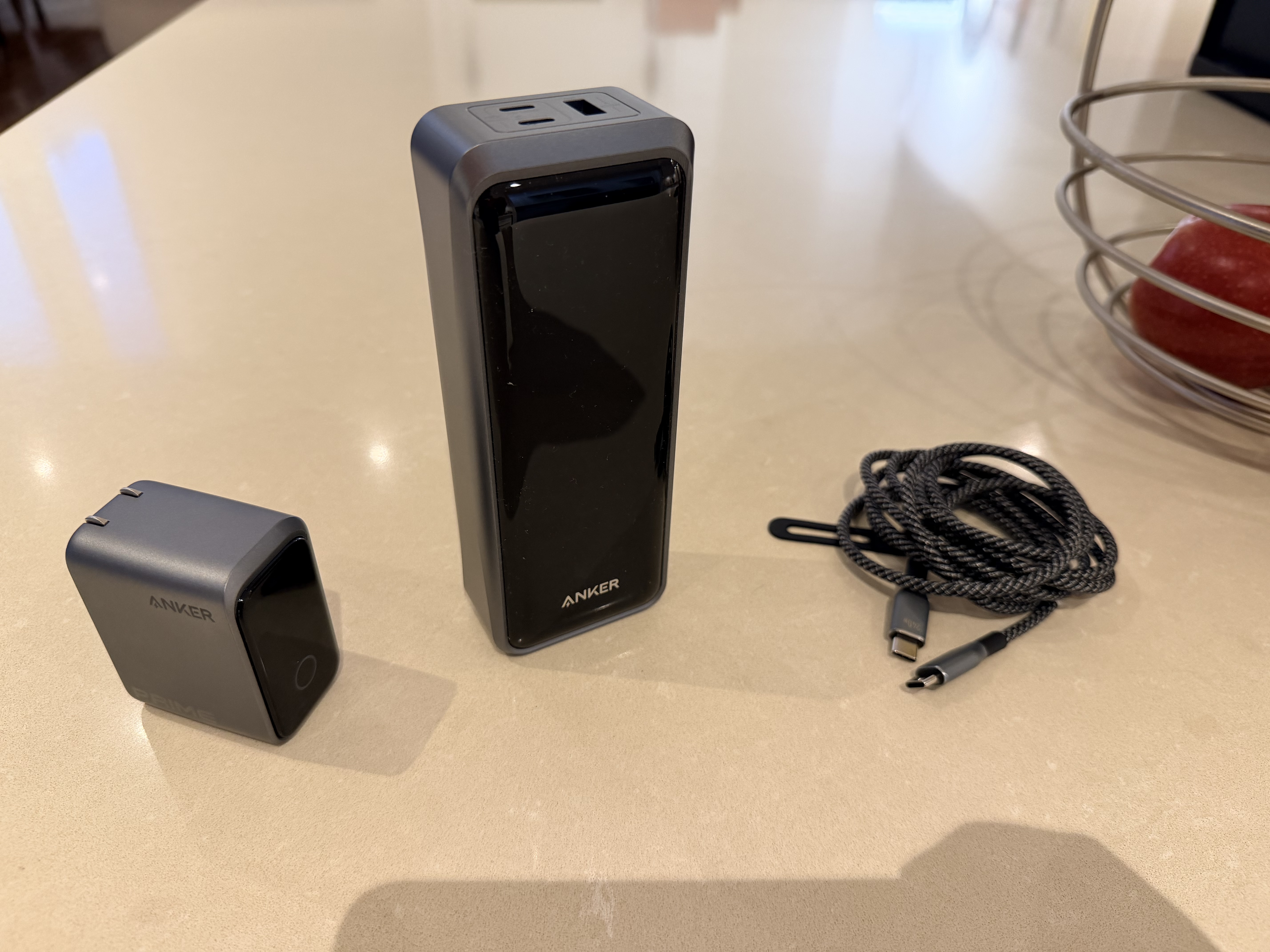 Prime【套装】安克300W全协议充电宝+prime240W快充数据线1.8m+智显充pro160W充电器 实拍图