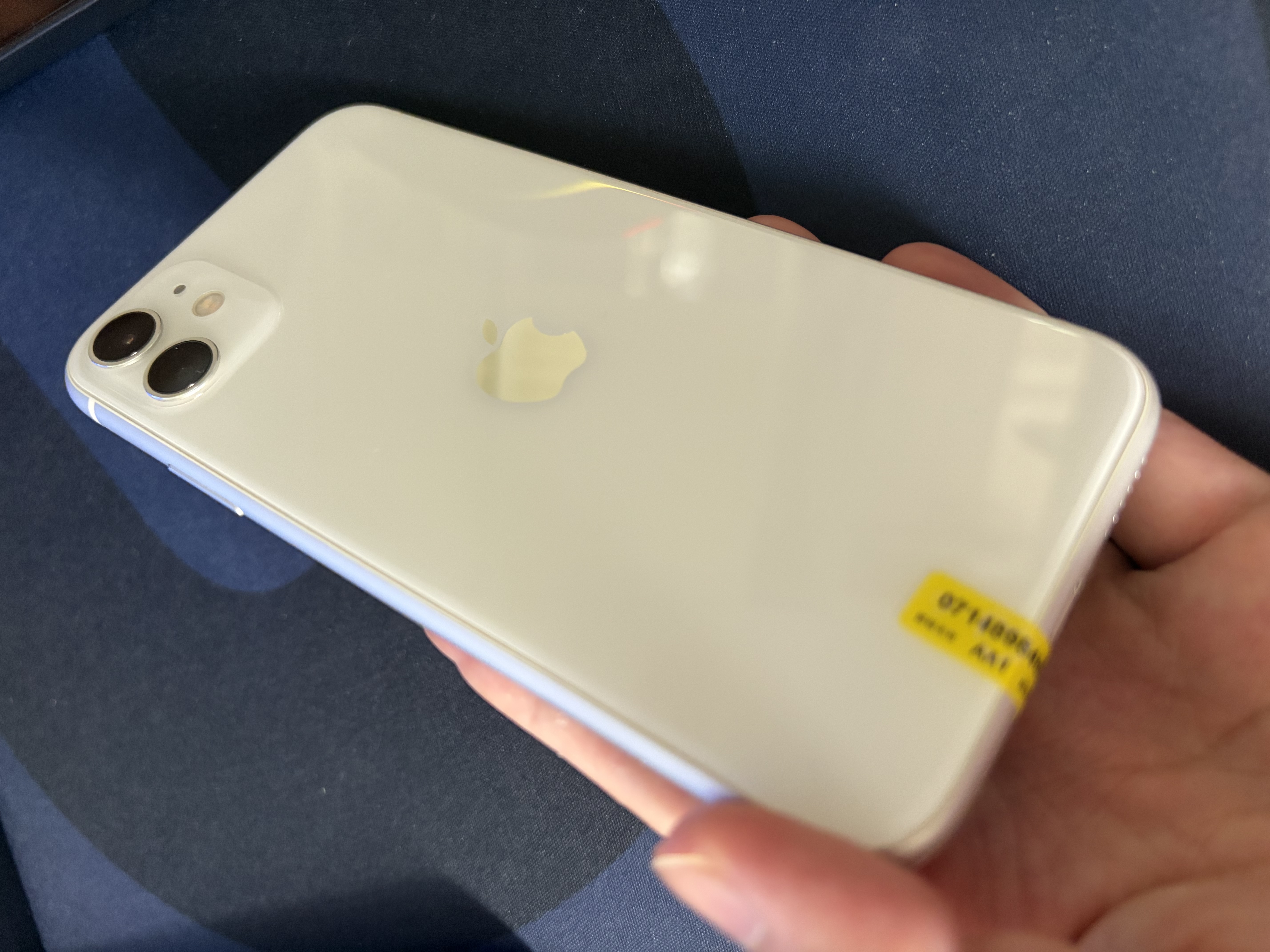 苹果 Apple  iPhone 11 苹果11 苹果二手手机 备用机 国行国行补贴 白色 64G 实拍图