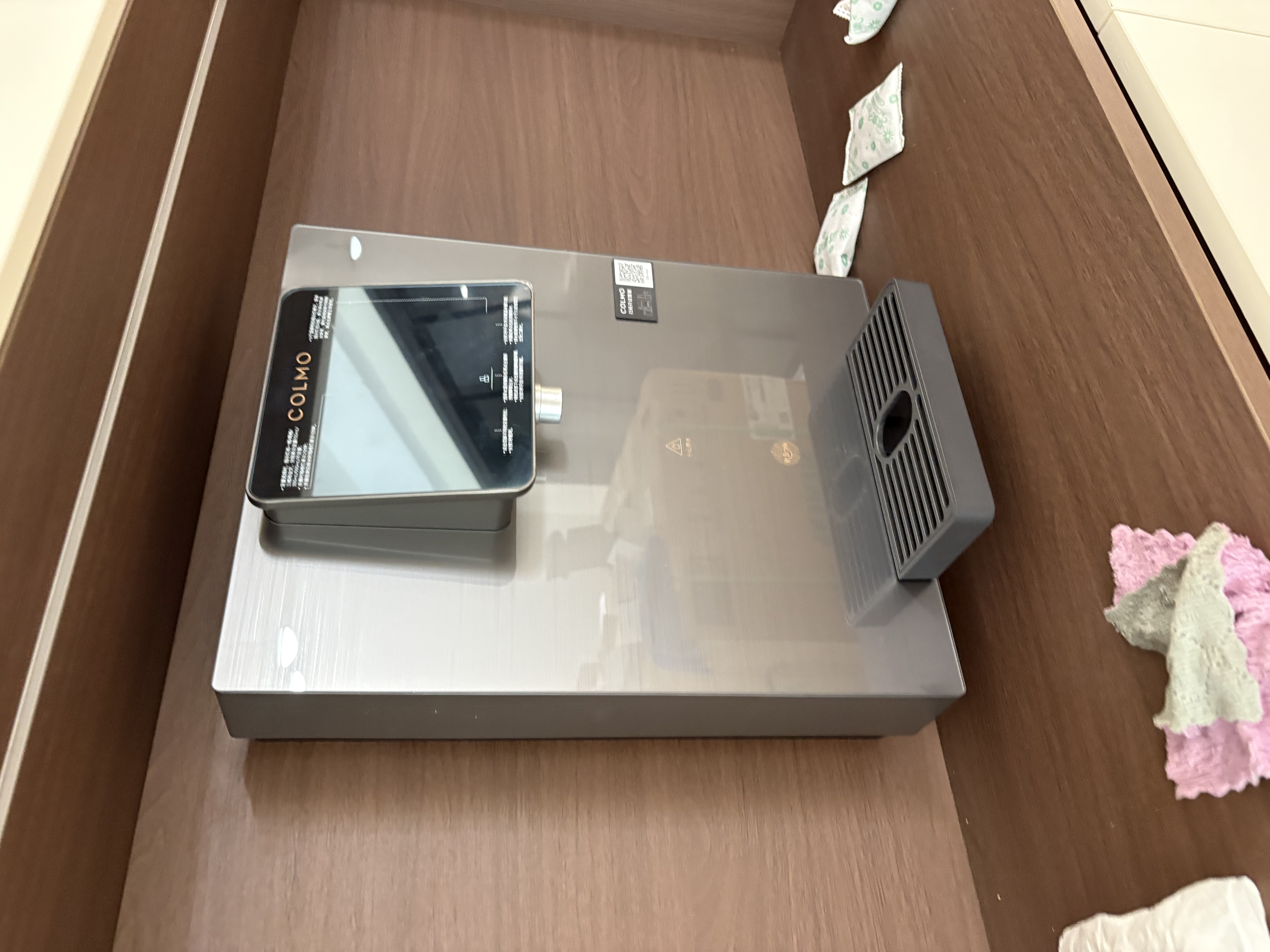 COLMO【一饭封神同款】黑珍珠管线机RA08 家用壁挂式即热净饮水机 净水器伴侣 触控杀菌智能感应取水 【金榜认证】温热即饮RA08 实拍图