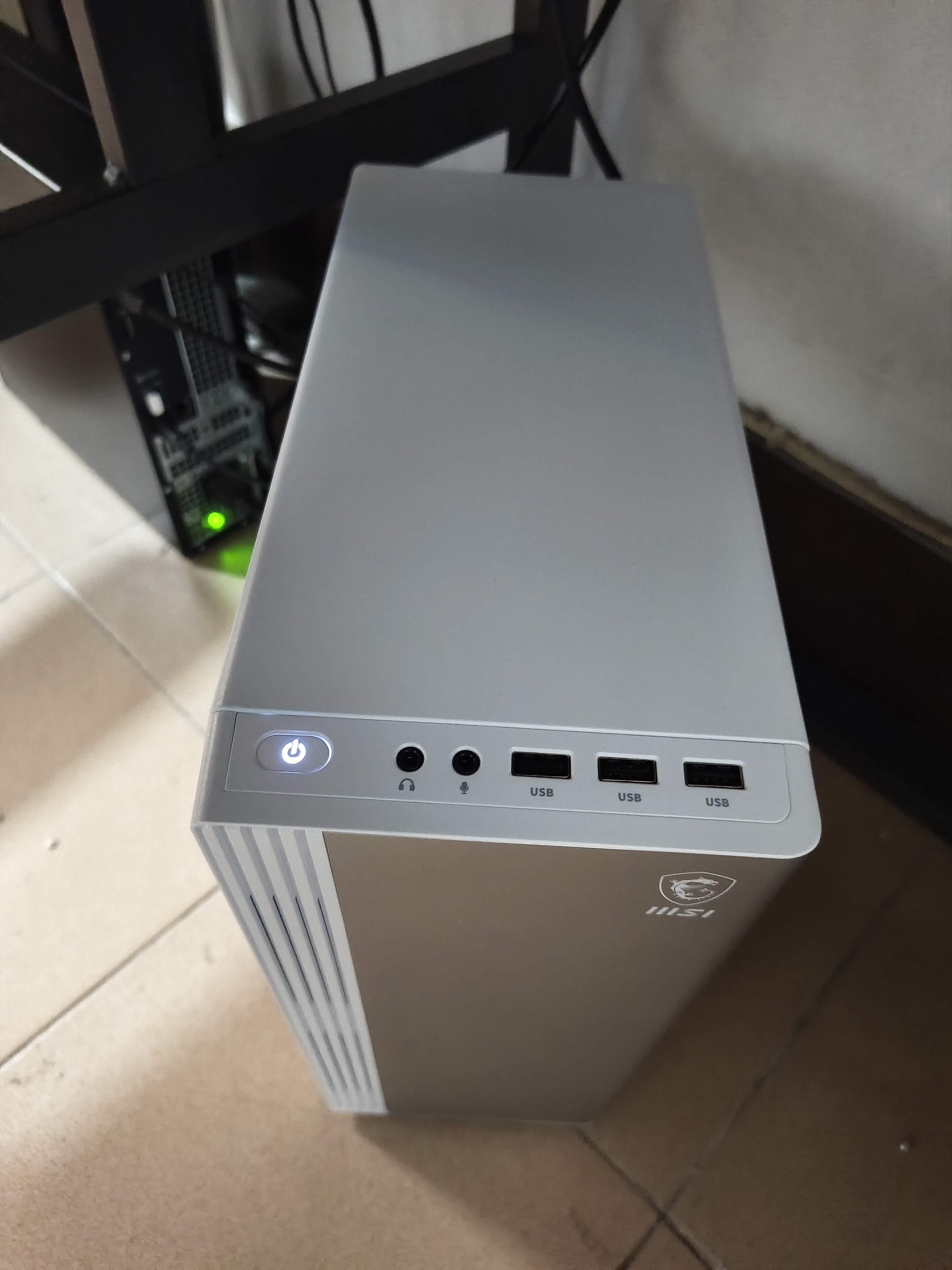 微星Creator（i5 12450H 16G 256G+4TB 国家补贴） 设计师全套整机商用办公台式电脑主机 实拍图