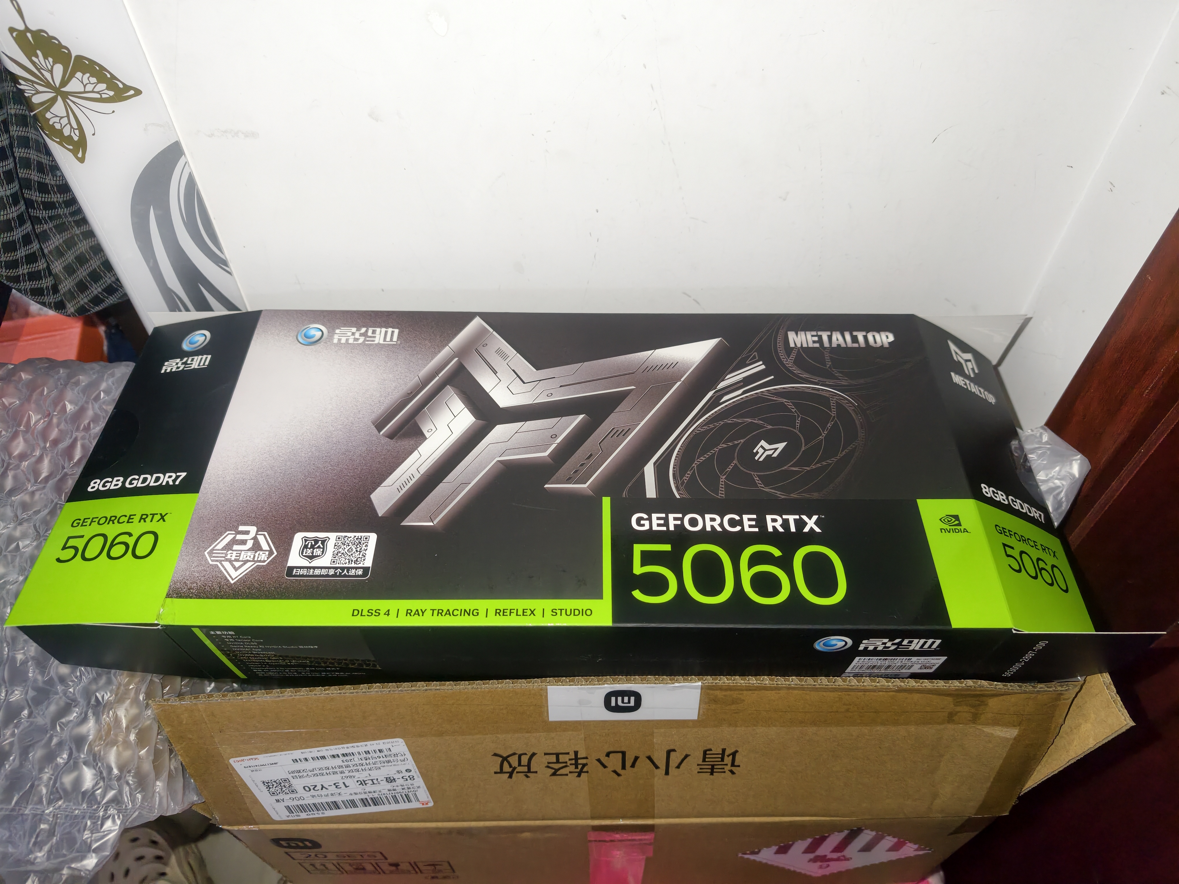 影驰GeForce RTX 5060 8G DLSS 4.5 视频剪辑 AI绘图 主流电竞游戏直播 三角洲行动推荐 电脑显卡 RTX5060金属大师黑金版V2 OC 实拍图
