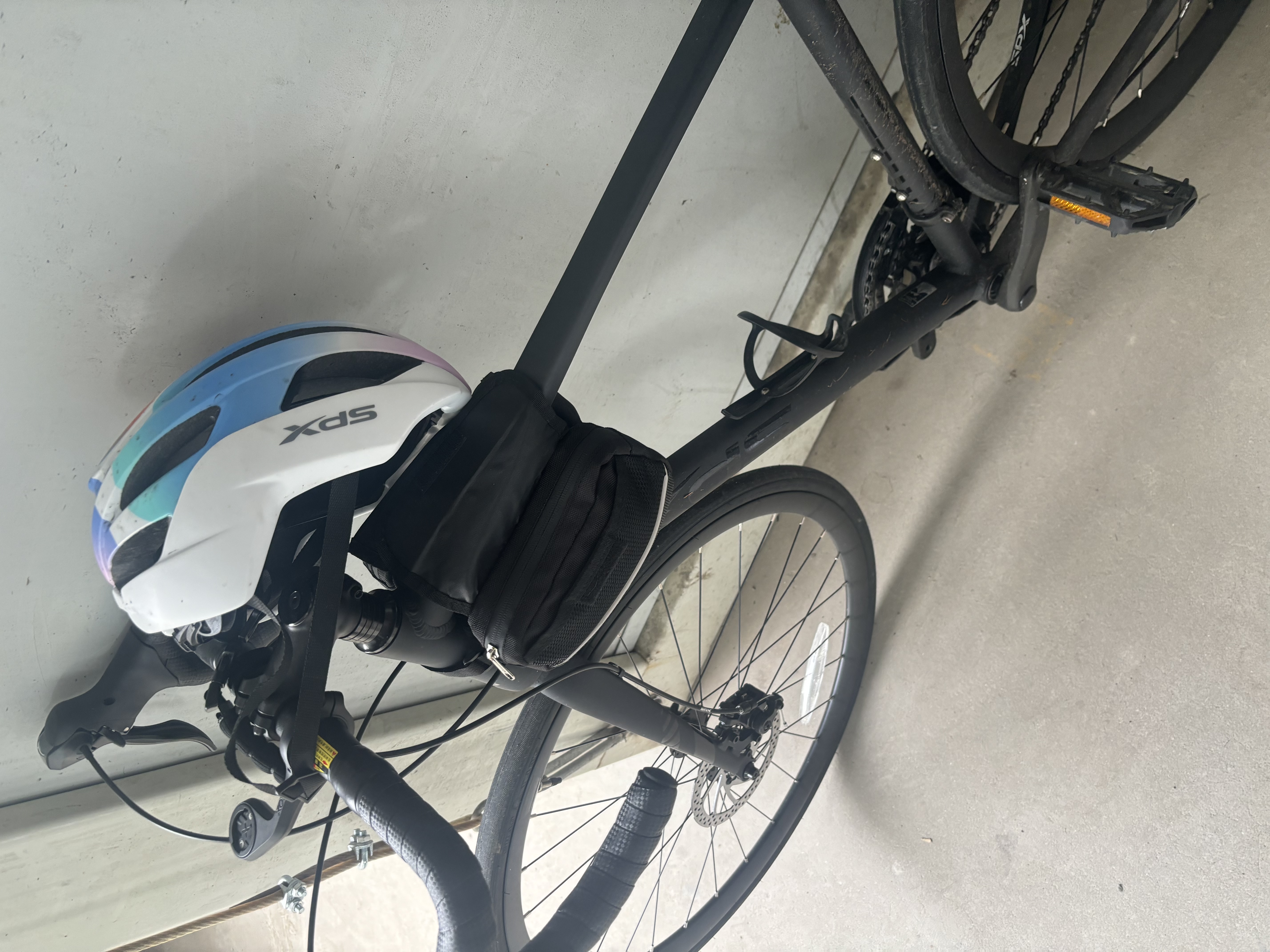 喜德盛（xds）公路自行车26款RC200机械碟刹7速14速X6铝合金车架学生成人通勤车 黑武士标准版(14速-碟刹) 700C*520（建议身高175-185） 实拍图