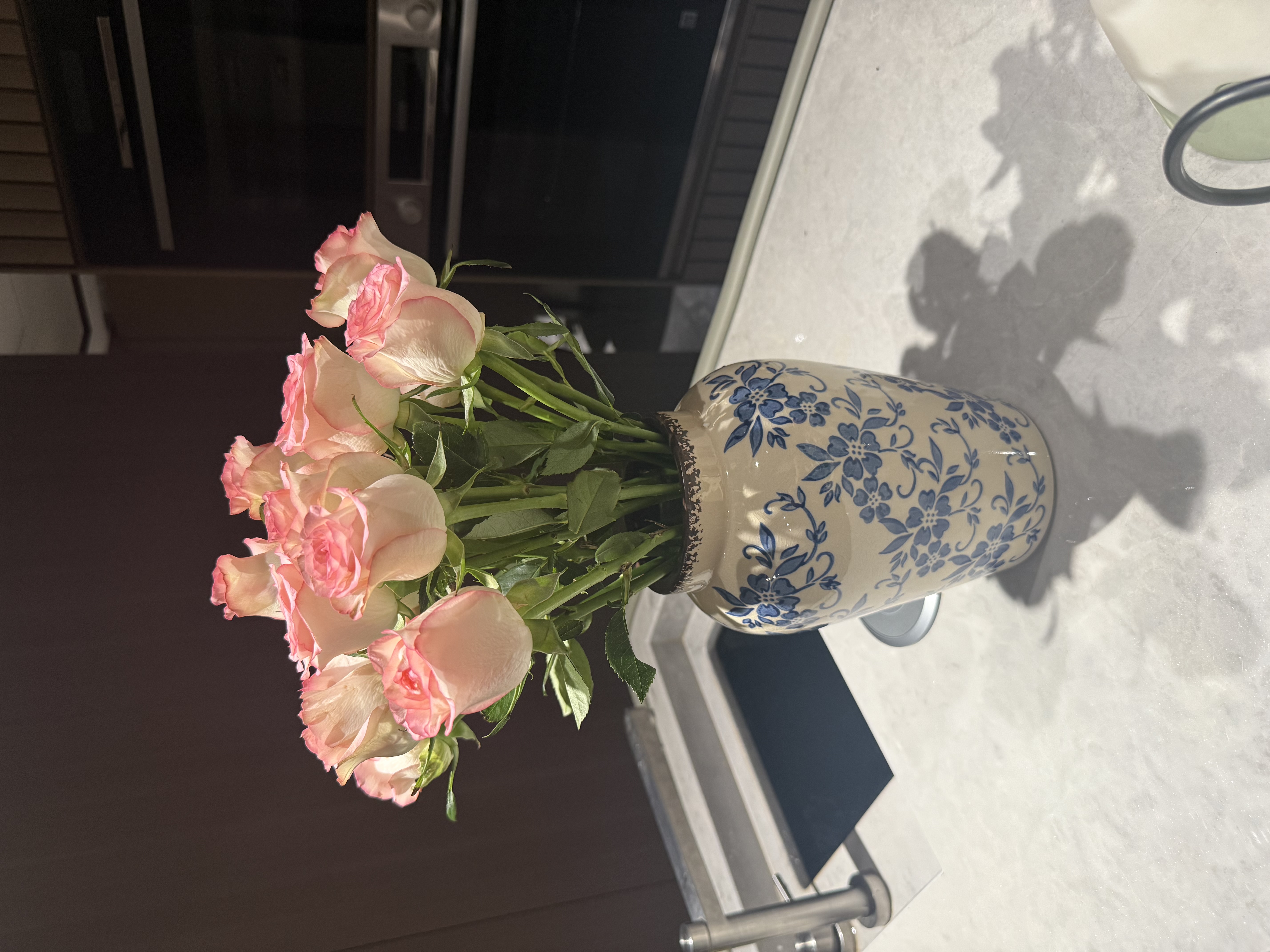 玫瑰花束云南鲜花批发真花节日礼物玫瑰鲜花七夕情人节礼物 爱莎玫瑰18+2枝防损耗 实拍图
