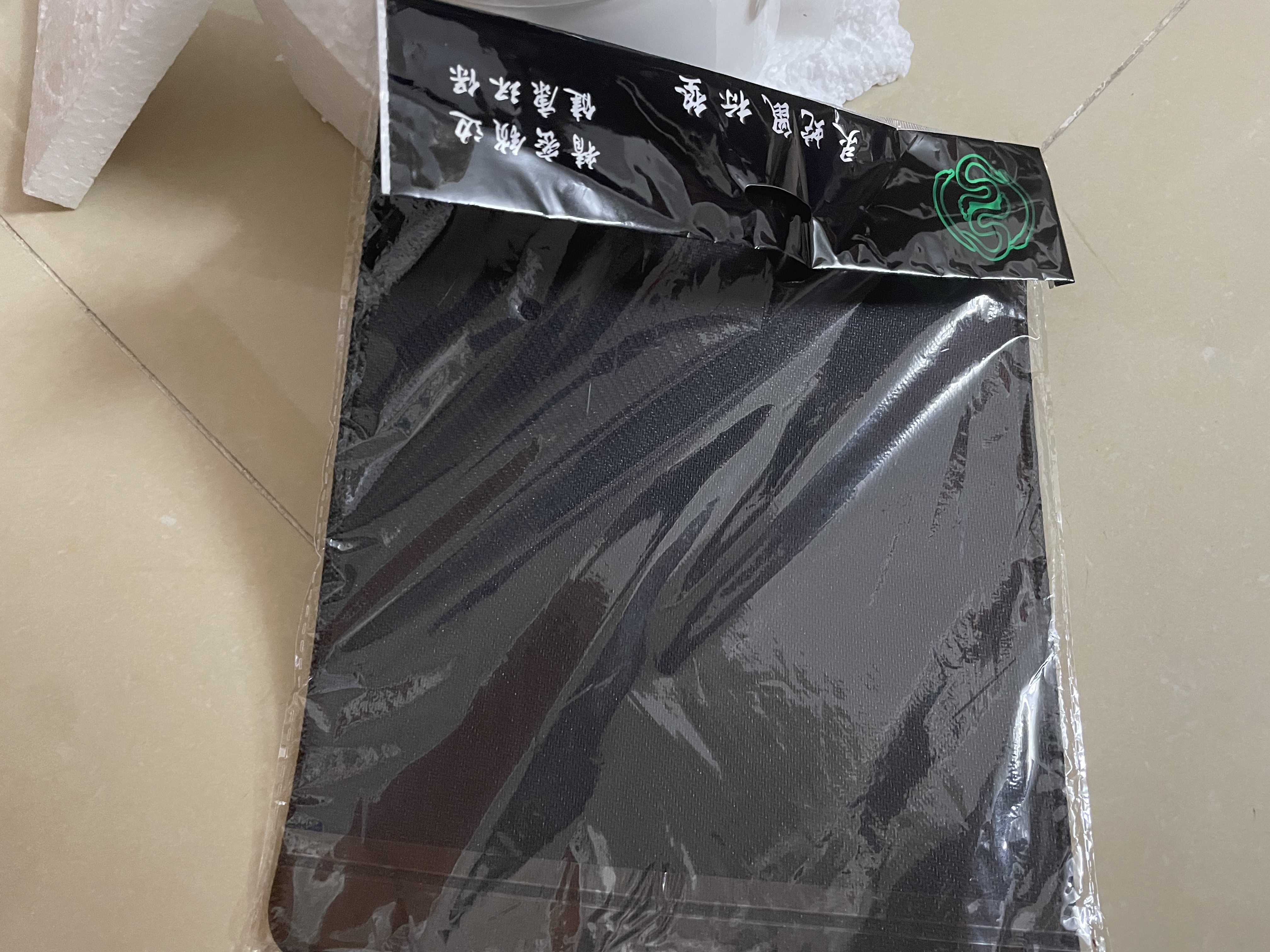 灵蛇（LINGSHE)鼠标垫 260*210*3mm家用办公游戏电脑桌垫  精密包边防滑  可水洗  黑色 实拍图
