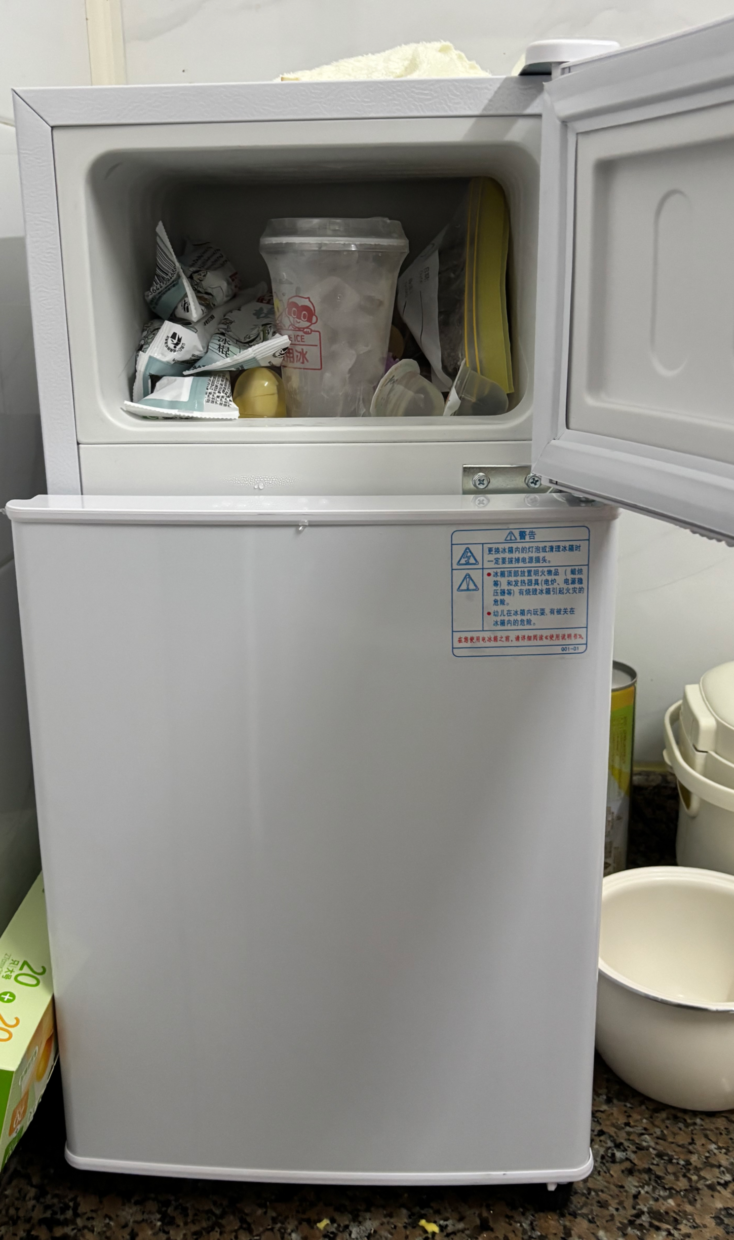 志高（CHIGO）小冰箱迷你小型家用冷藏冷冻两用宿舍出租房用双门办公室电冰箱节能省电 【一级能效】58L白色【全国联保丨节能省电】 实拍图