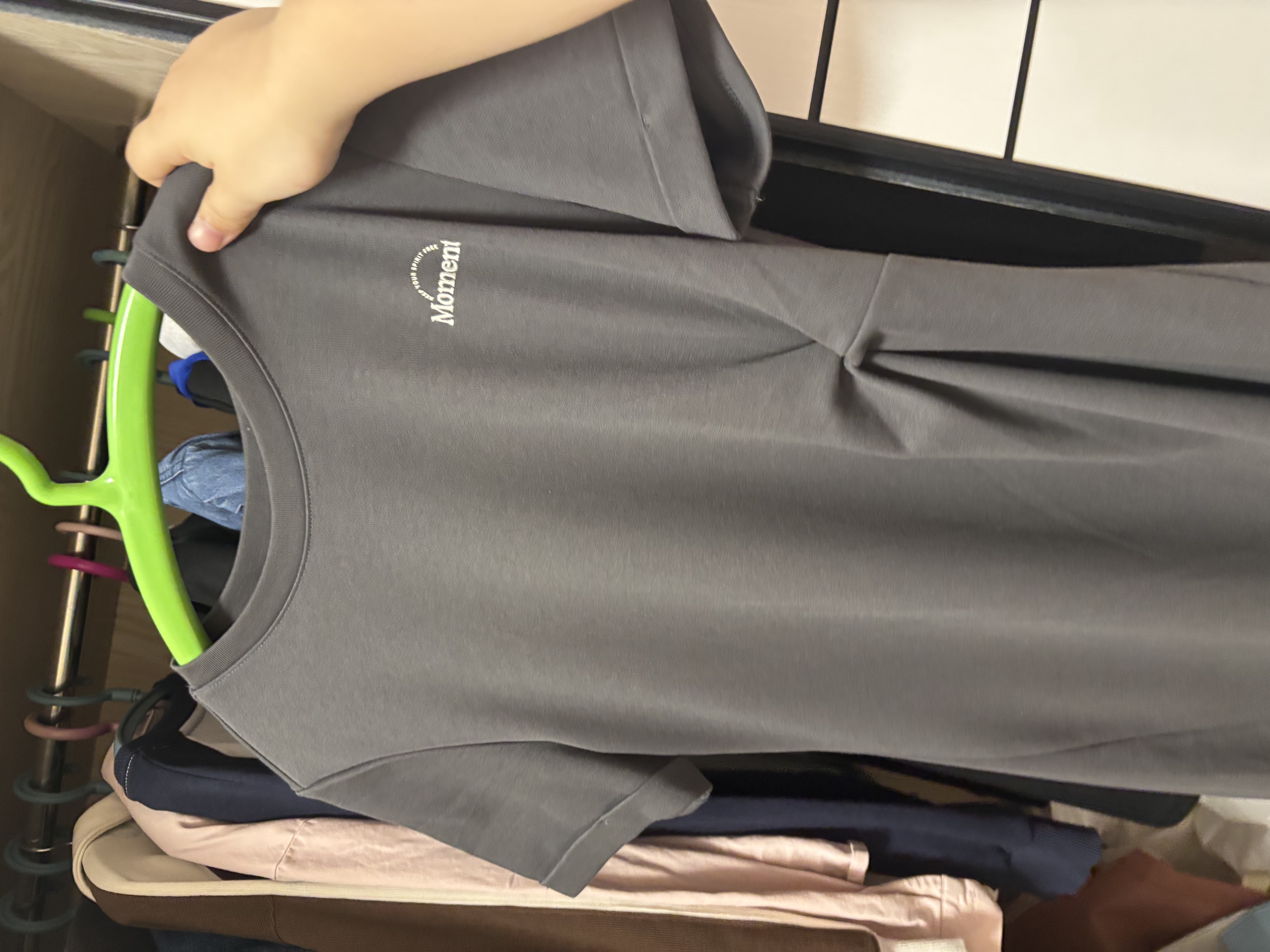 森马（Semir）连衣裙女夏季扭结开叉正肩T恤裙小心机不规则中长裙101325114009 实拍图
