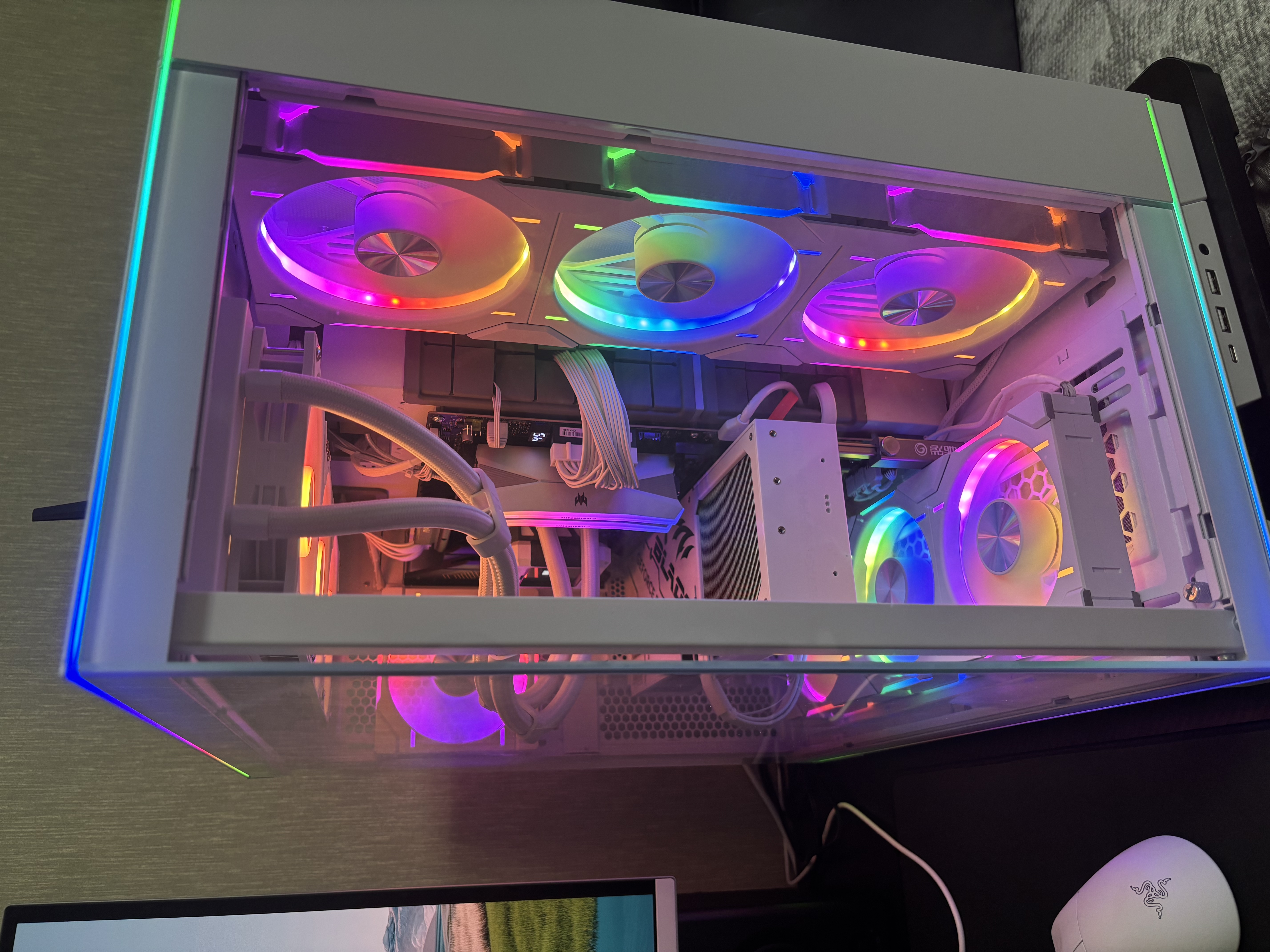 追风者（PHANTEKS）D30积木版反叶12cm机箱水冷排散热ARGB温控风扇(30mm厚/7叶高风压/无线材拼接/3联包/白) 实拍图