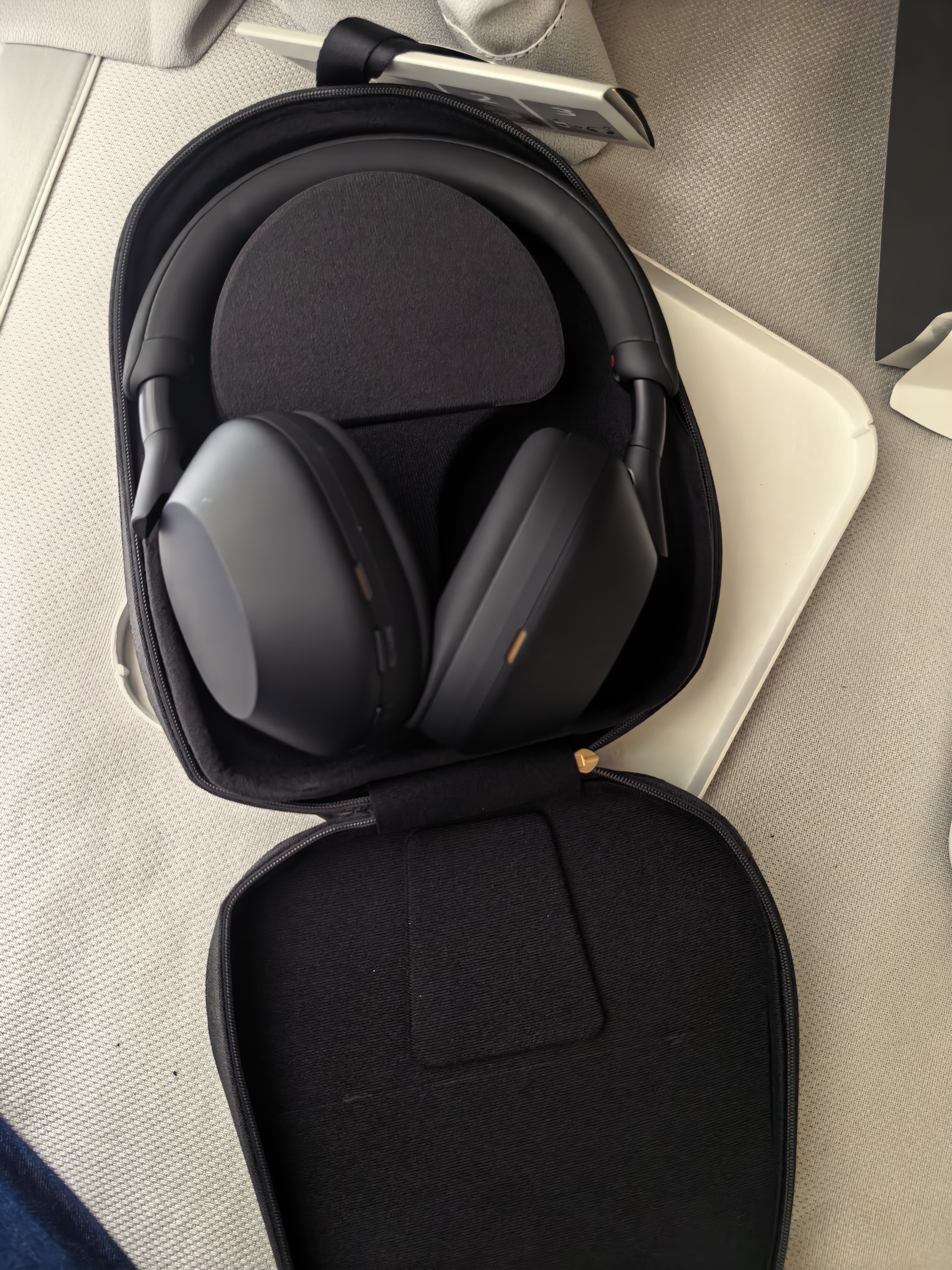 索尼（SONY）WH-1000XM5 头戴式无线耳机 蓝牙降噪耳机1000XM4升级款 网课游戏 华为苹果适用礼物送男女友学生 黑色 实拍图