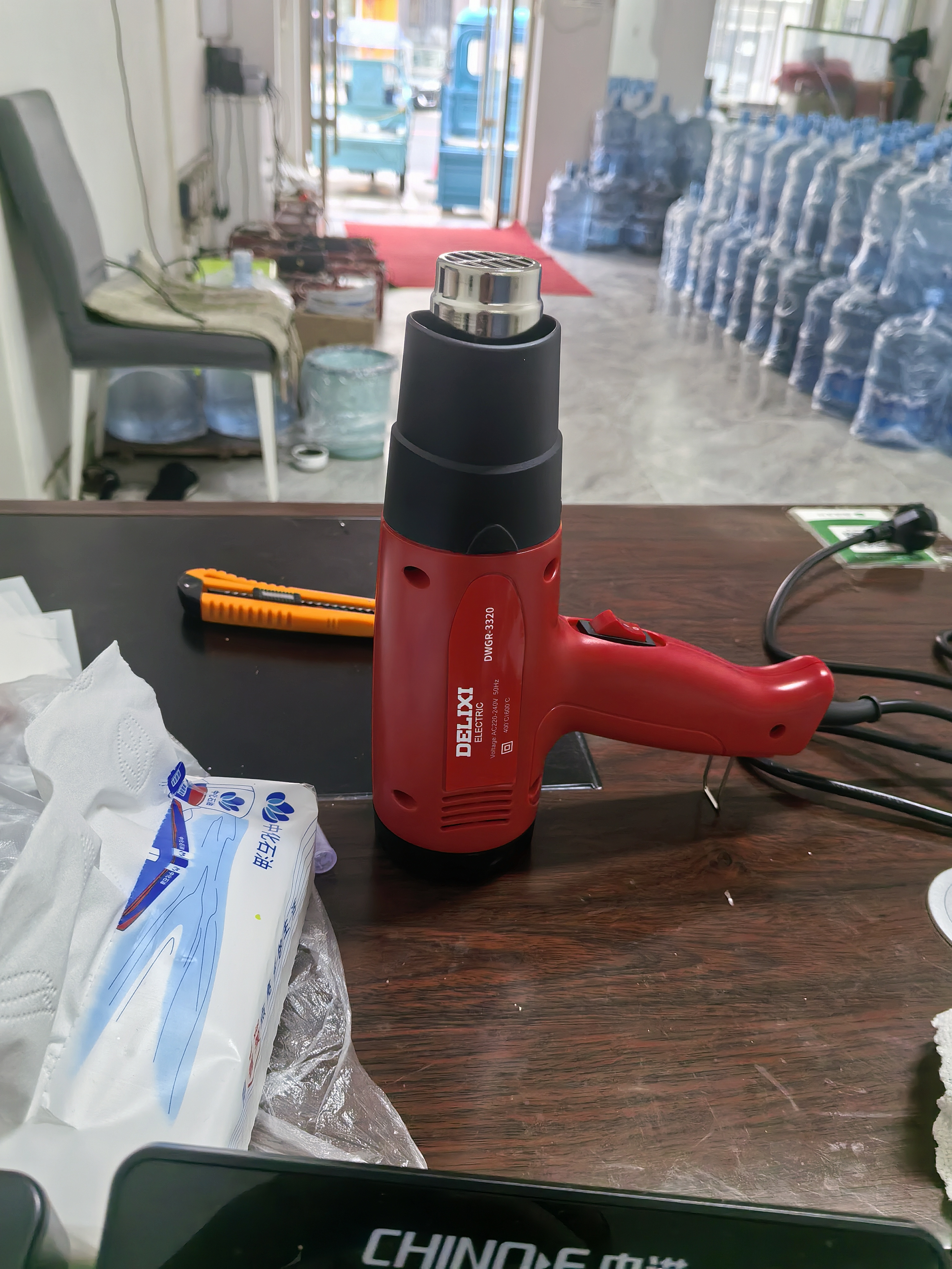 德力西热风枪贴膜烤膜工业高温吹风枪加热电吹风便携烤枪1800W两档 实拍图