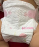 好奇（Huggies）铂金装纸尿裤婴儿尿不湿小桃裤超薄 NB76片(5kg以下) 实拍图