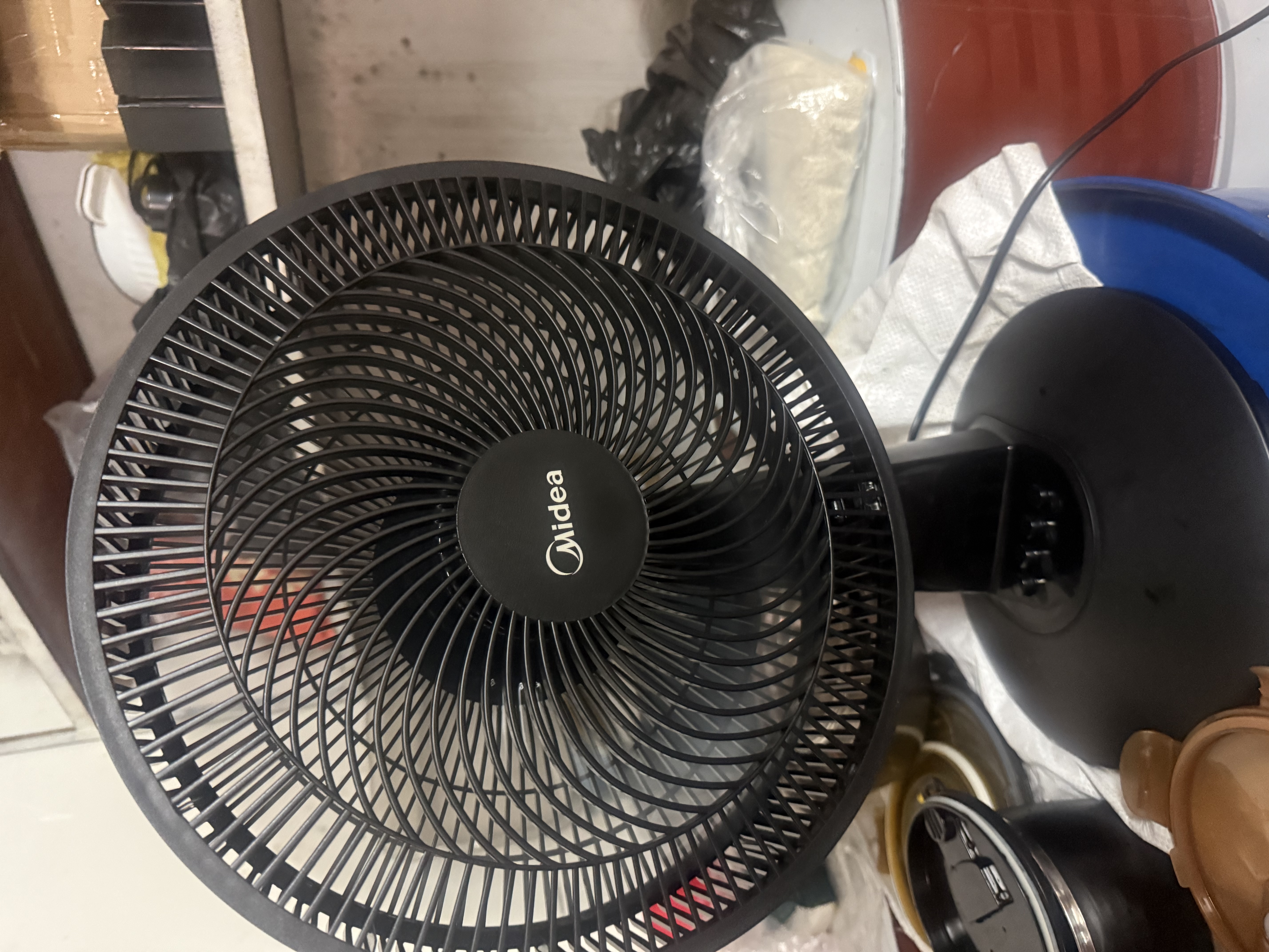 美的（Midea）电风扇台扇家用节能台式对流风扇大风量清新空气办公室卧室宿舍摇头轻音空调伴侣 风扇踏青放价 【7叶切风】FGAU30D 实拍图