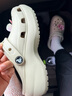 卡骆驰（CROCS）新款厚底云朵洞洞鞋送女友礼物206750 骨白色   36-37 实拍图