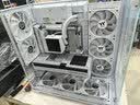 Thermaltake（Tt）枭龙 12 ARGB 雪白版 机箱风扇（ARGB风扇*3/集线器*1/主板同步/减震设计/PWM智能温控） 实拍图