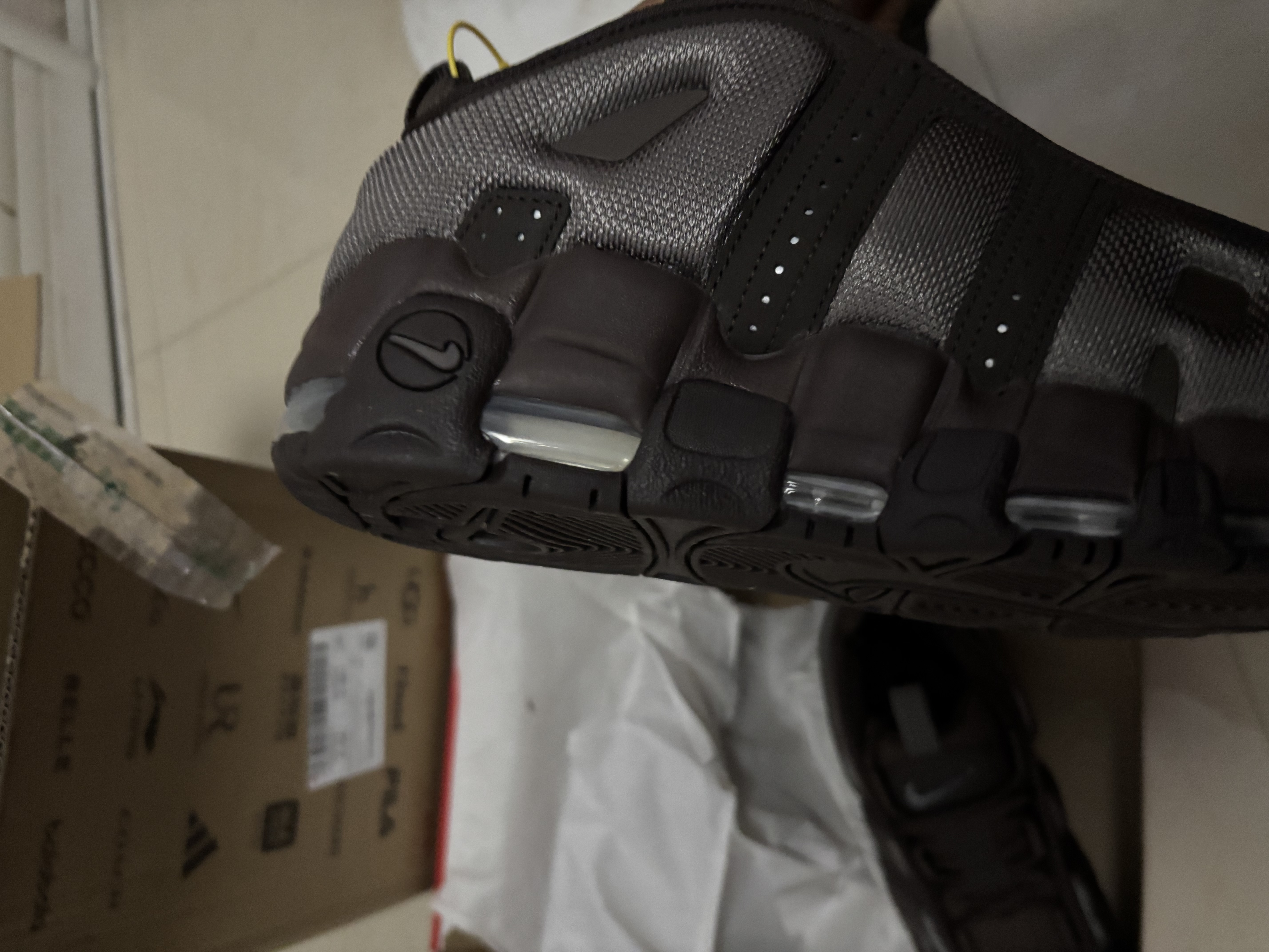 耐克NIKE男子休闲鞋气垫 AIR MORE UPTEMPO 运动鞋FZ3055-200棕 42 实拍图