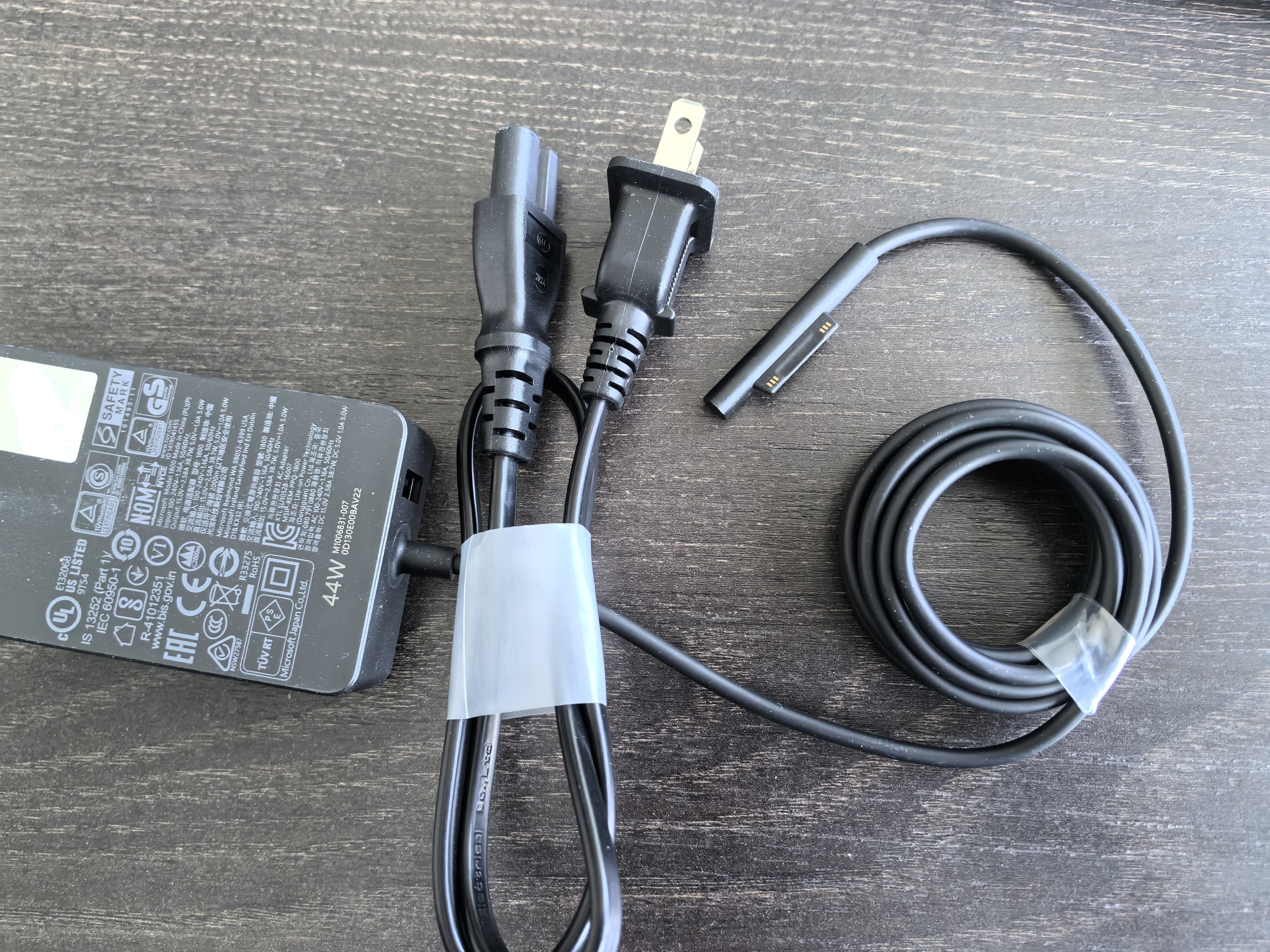 微软（Microsoft）Surface原装充电器 电源 适配器 充电头 电源线 24W 39W 44W 45W 65W 102W 127W 适配Pro11/12/8/9 44W【Pro系列/Lapt 实拍图