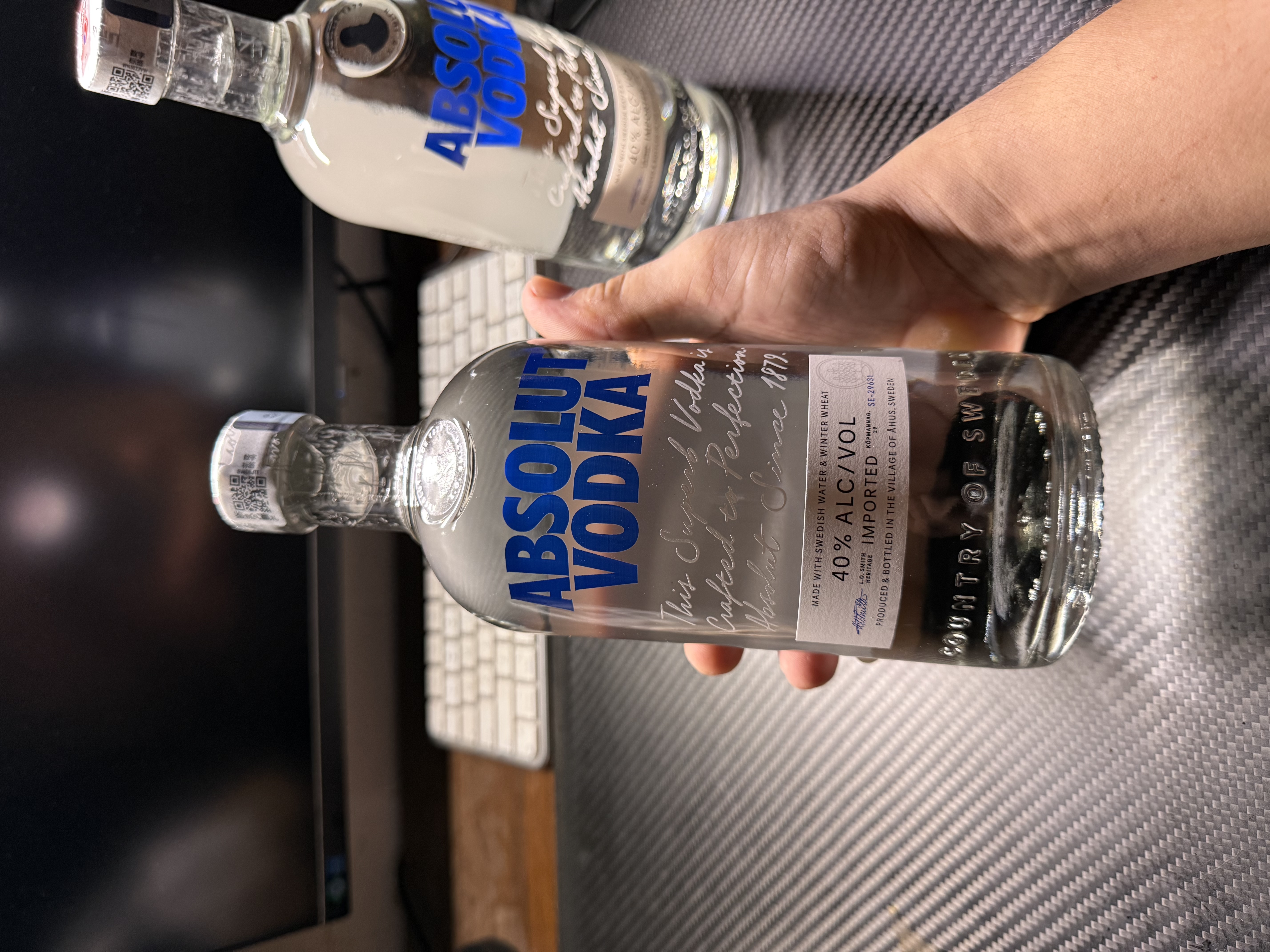 绝对伏特加（Absolut） 伏特加 洋酒 40度 原味 700ml  基酒调酒 送礼 实拍图