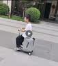 爱尔威（Airwheel）电动行李箱智能拉杆箱可骑行载人登机箱代步20英寸SXD豪华银 实拍图
