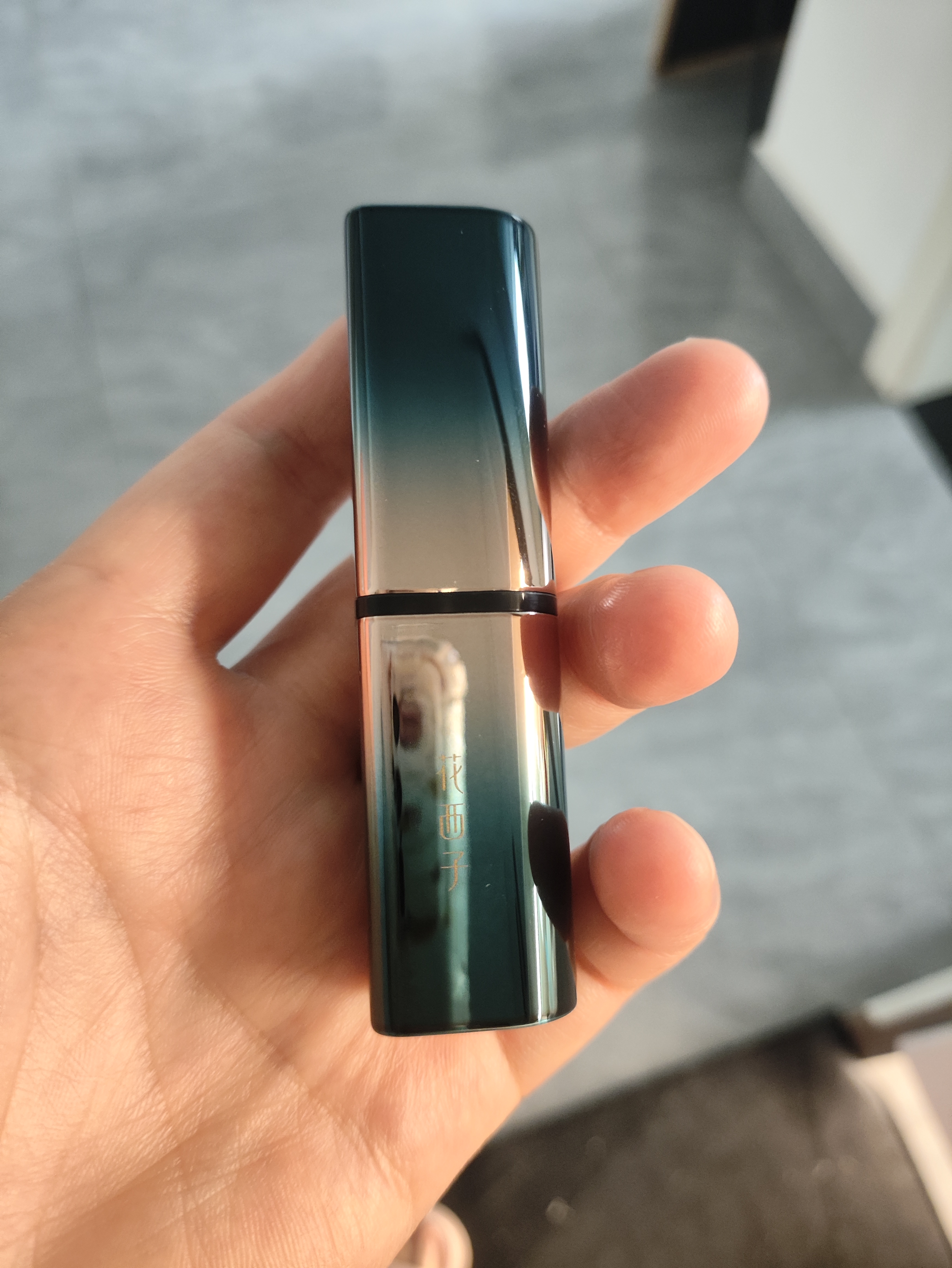 花西子【经典款】雕花口红M116彤心绣唇膏显白提气色女友生日礼物女 实拍图
