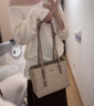 蔻驰（COACH）【品牌直供】女士MOLLIE中号斜挎手提托特包CV965礼物 实拍图