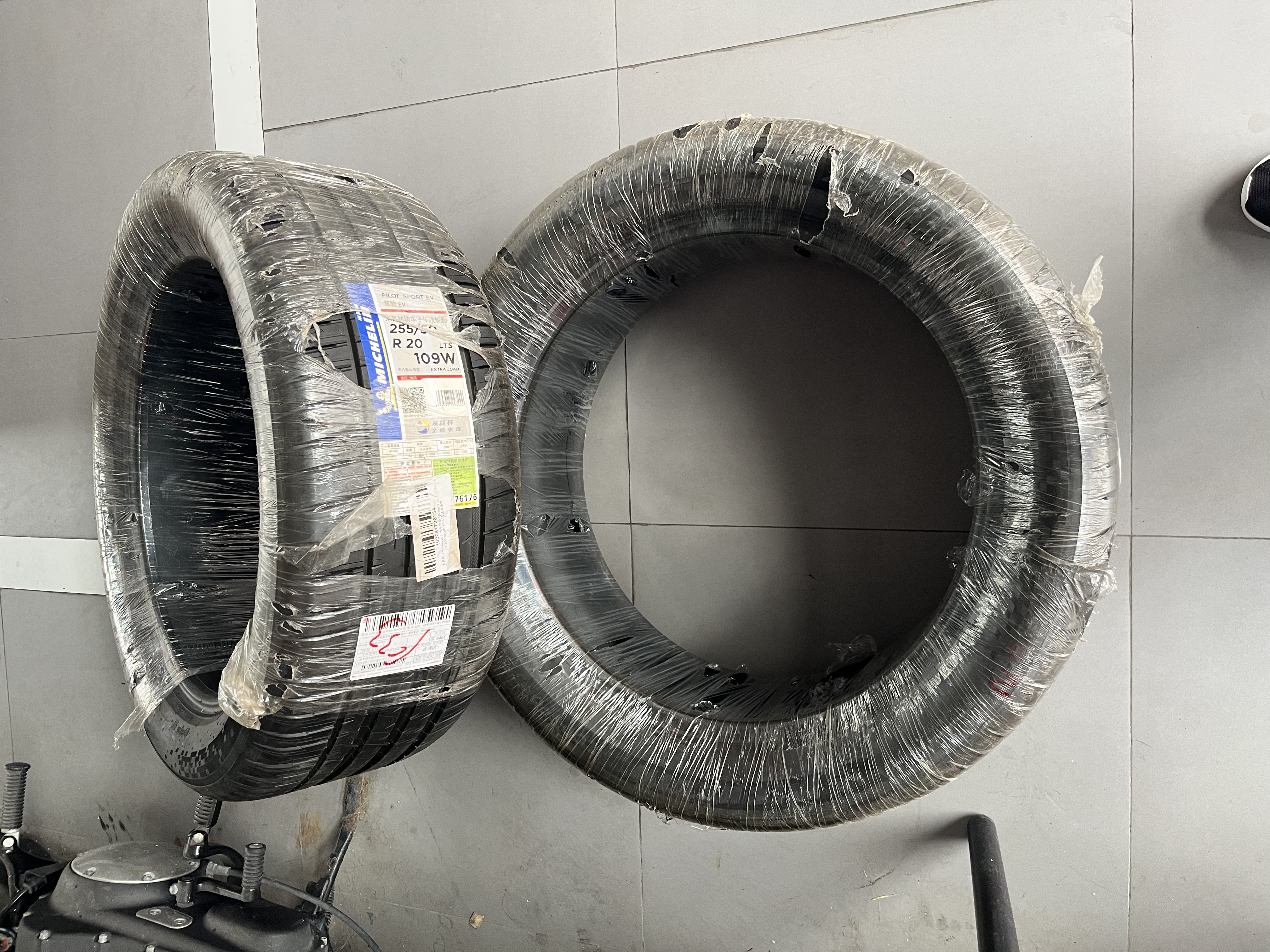 米其林（MICHELIN）汽车轮胎 255/50R20 109W 竞驰EV PILOT SPORT EV LTS/比亚迪唐 实拍图